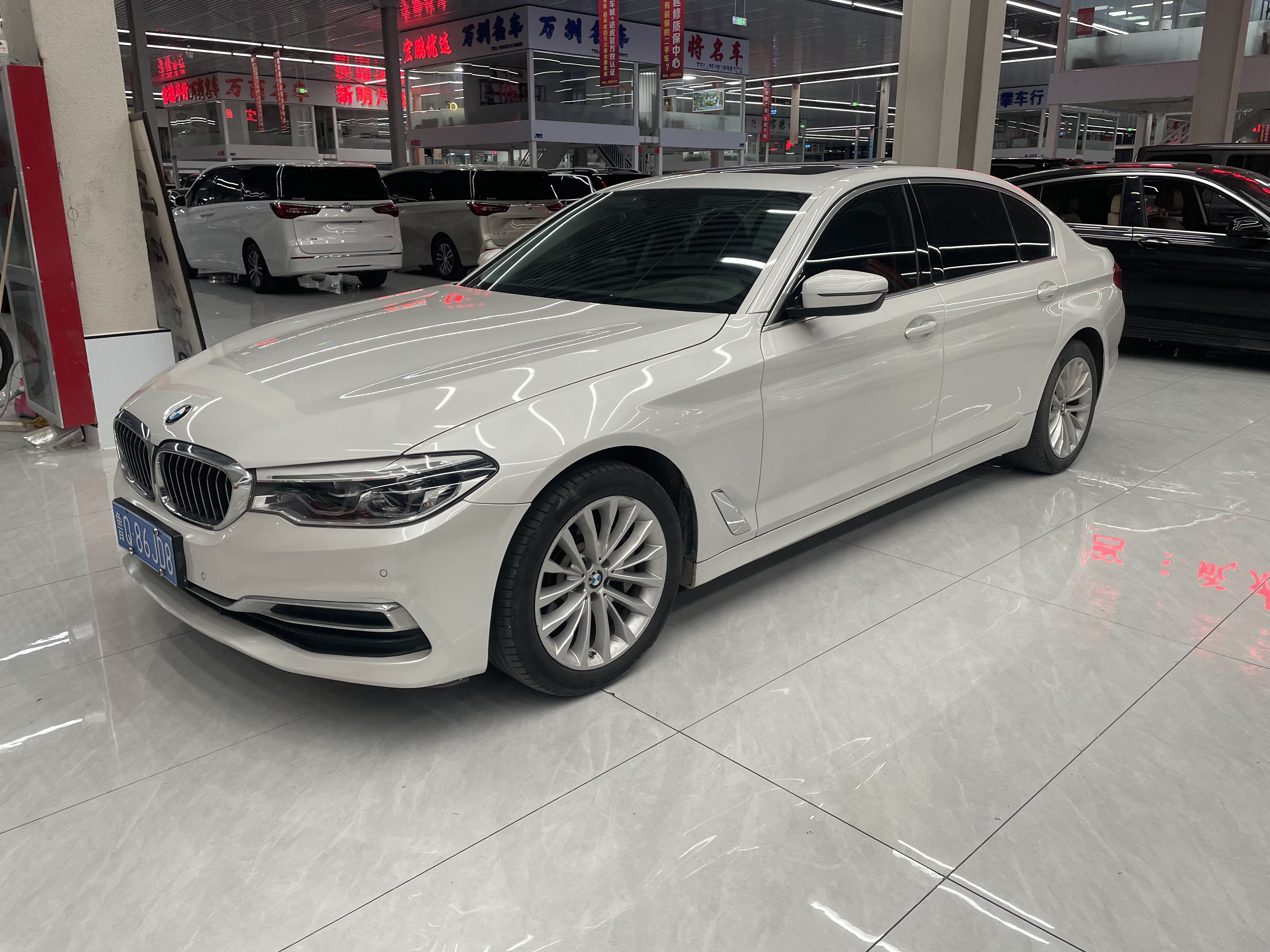 BMW 5 Series 2020 car image 