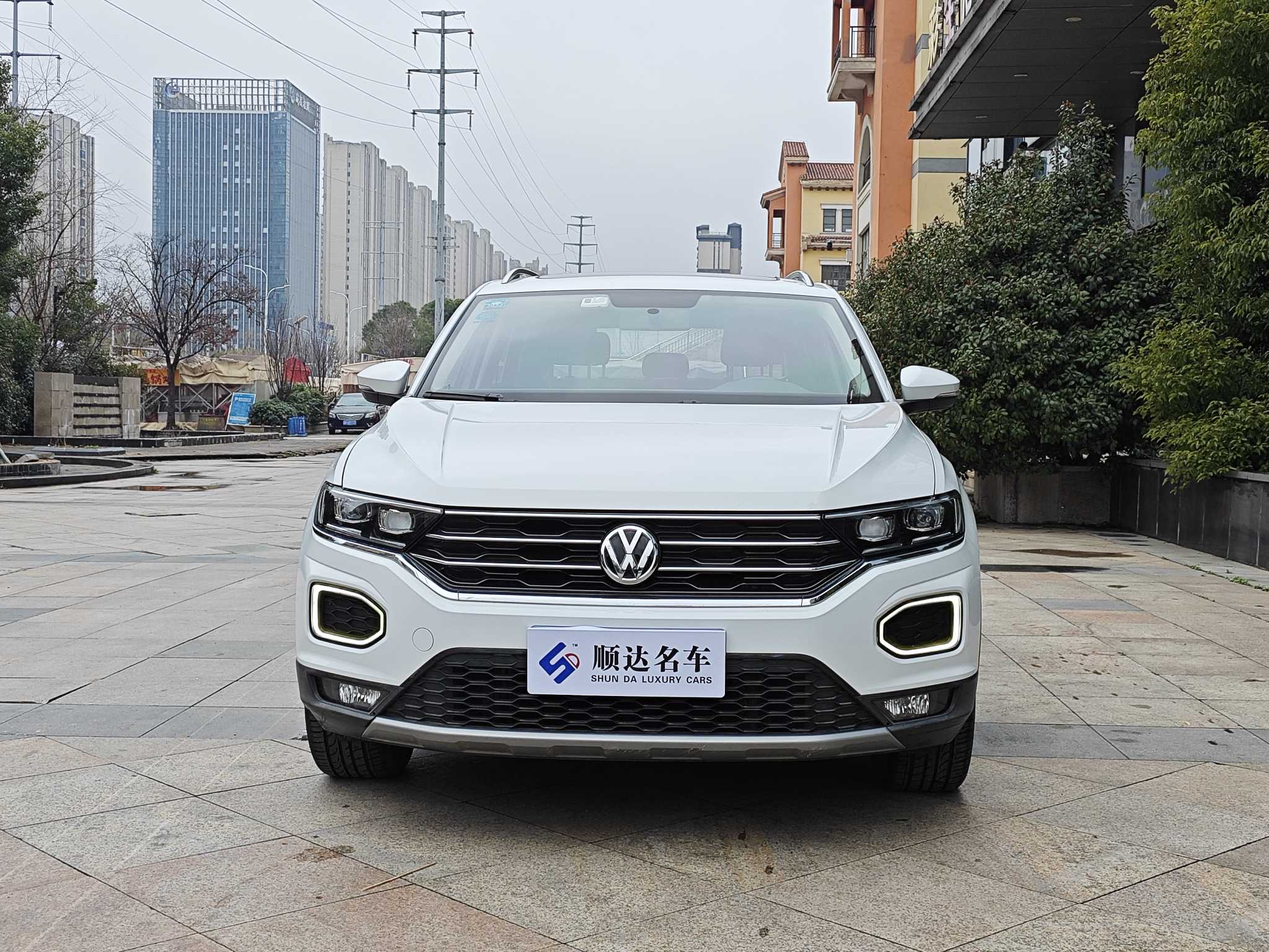 Volkswagen T-Roc 2020 Volkswagen T-Roc 2020 car image