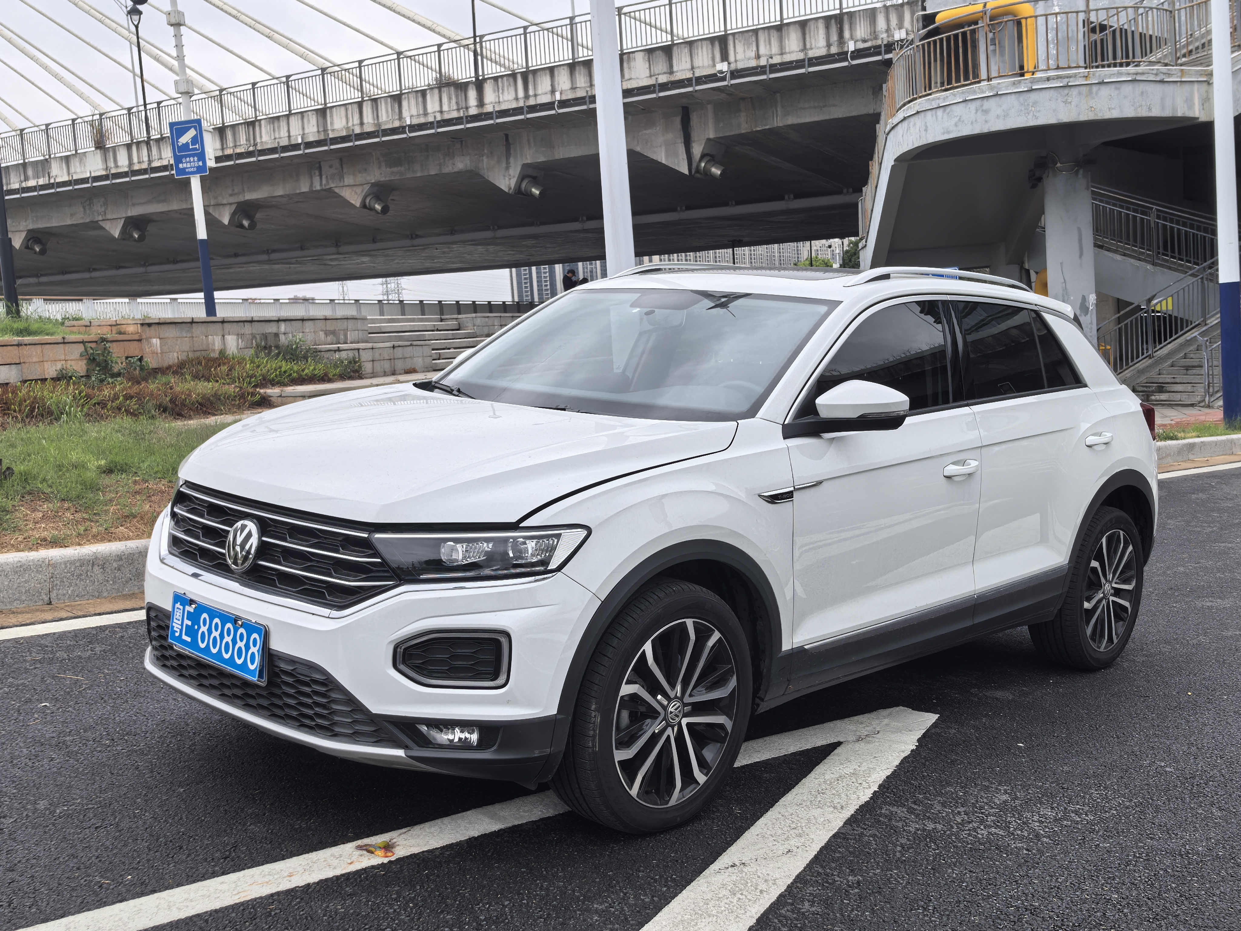 Volkswagen T-Roc 2020 Volkswagen T-Roc 2020 immagine di auto