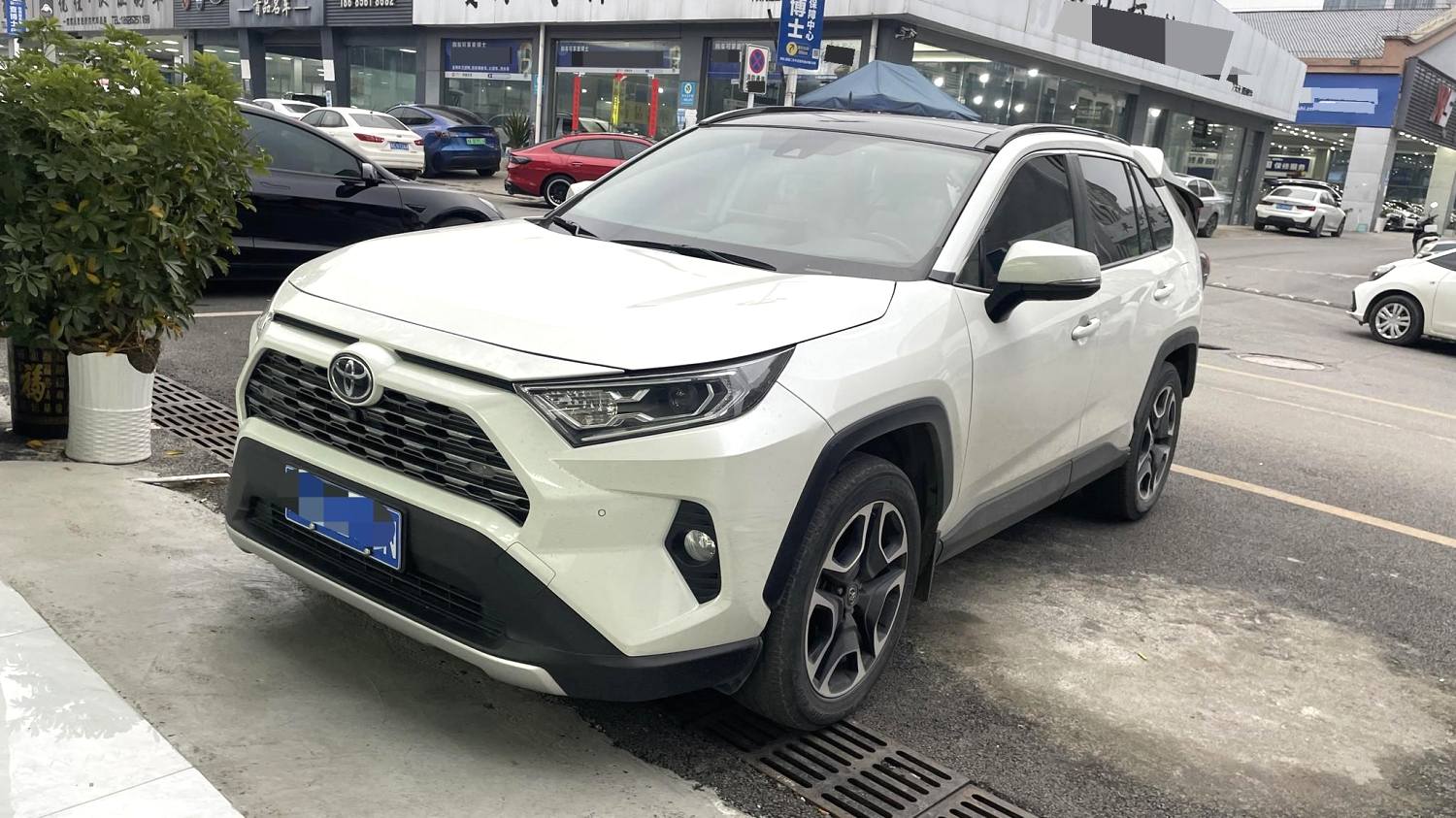 Toyota RAV4 2021 Toyota RAV4 2021 car image