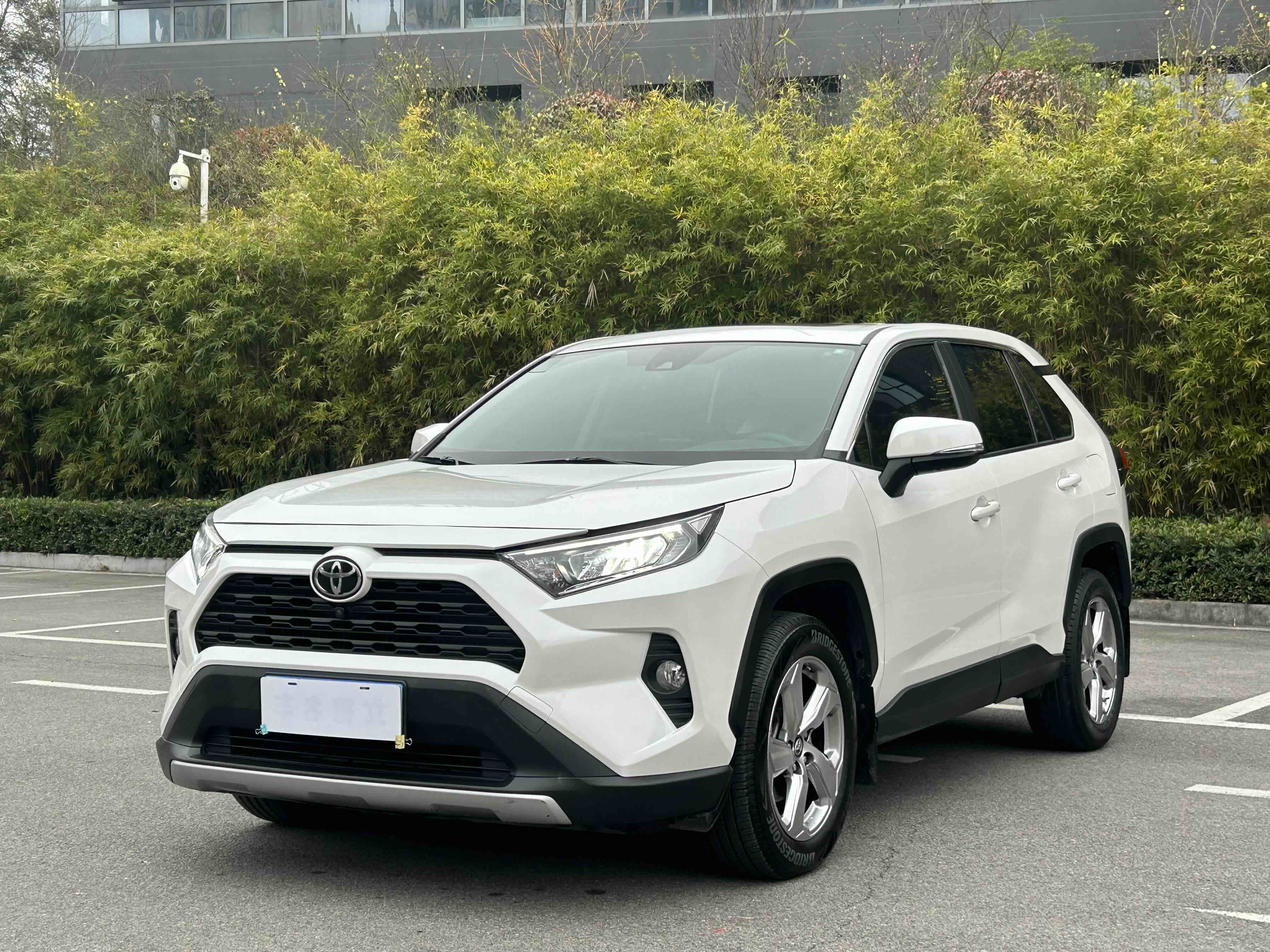Toyota RAV4 2020 Toyota RAV4 2020 car image