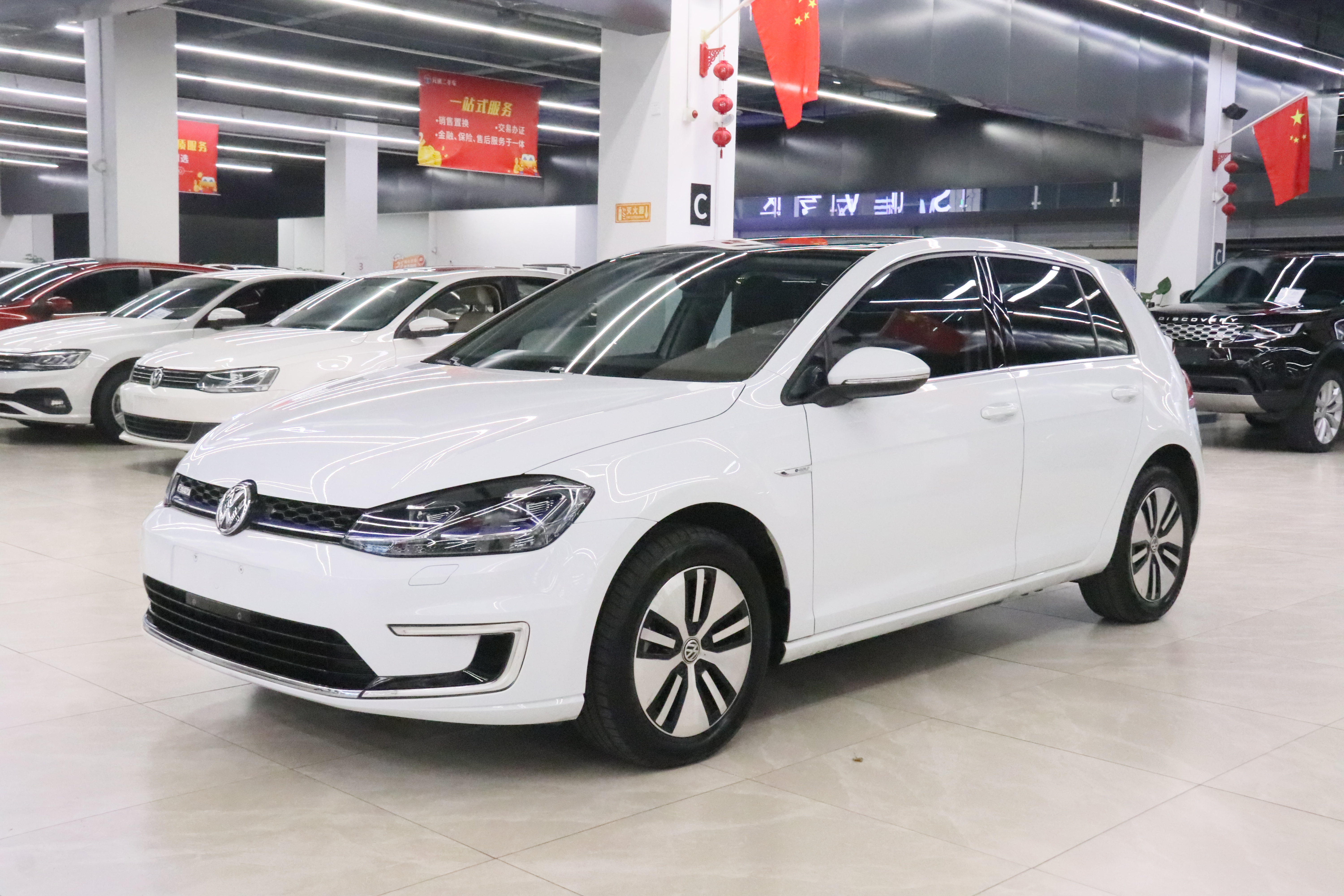 Volkswagen Golf Pure Electric 2020 Volkswagen Golf Pure Electric 2020 car image