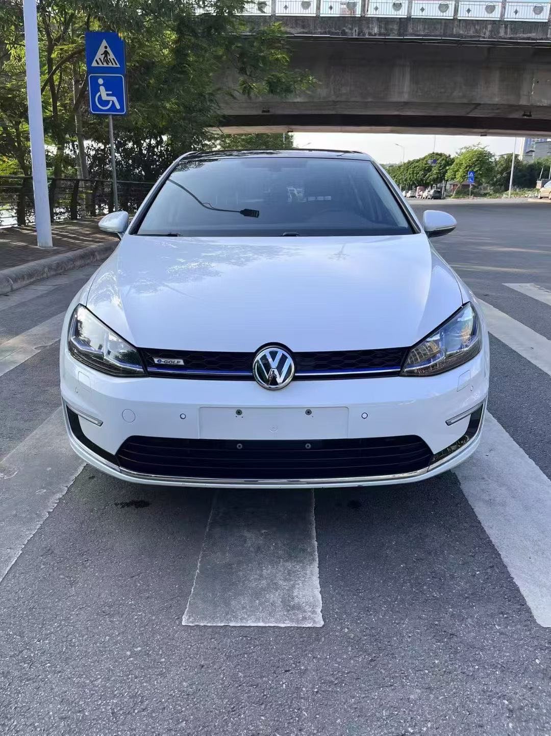 Volkswagen Golf Pure Electric 2021 Volkswagen Golf Pure Electric 2021 car image