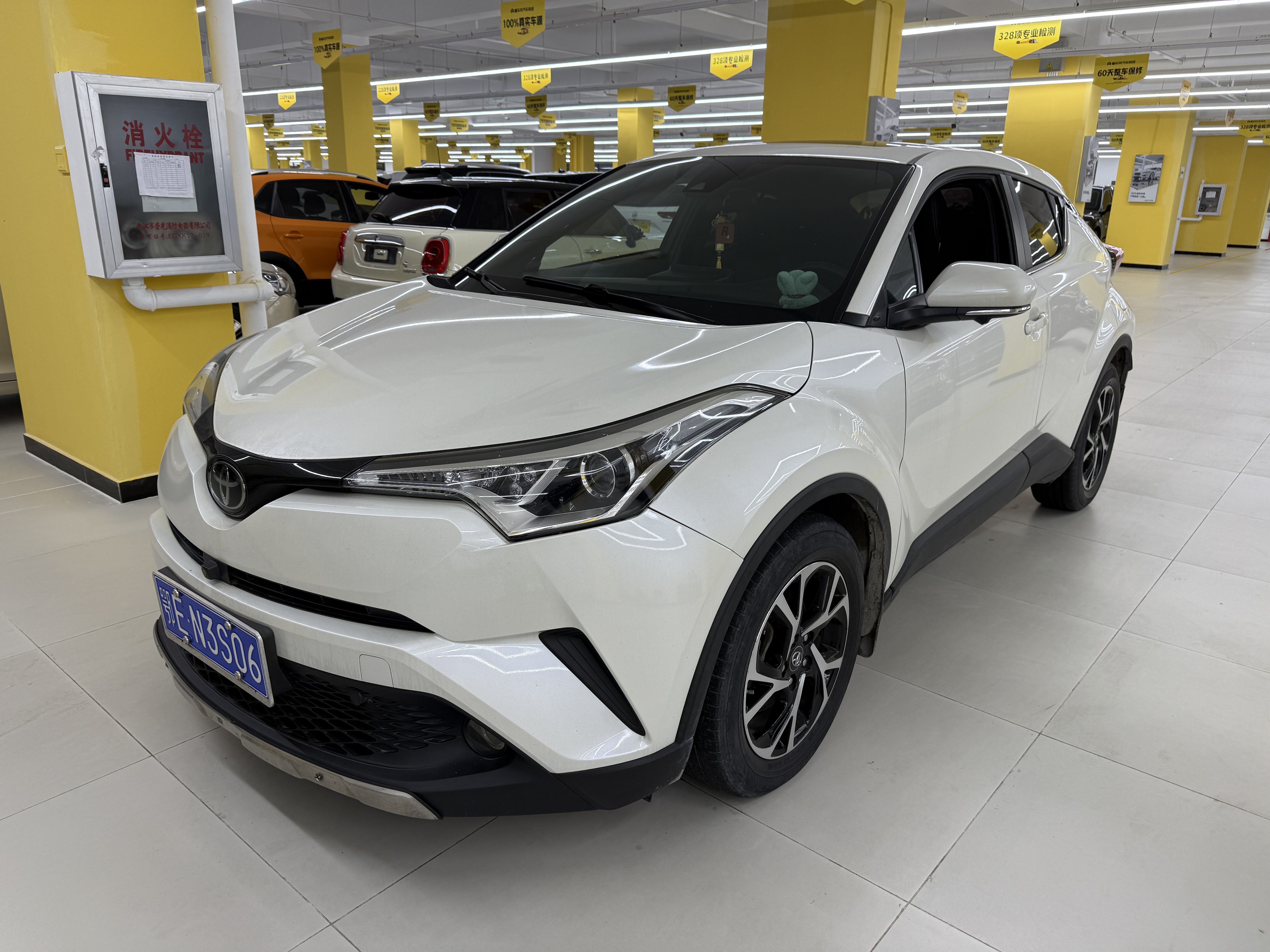 Toyota C-HR 2020 汽车图片 