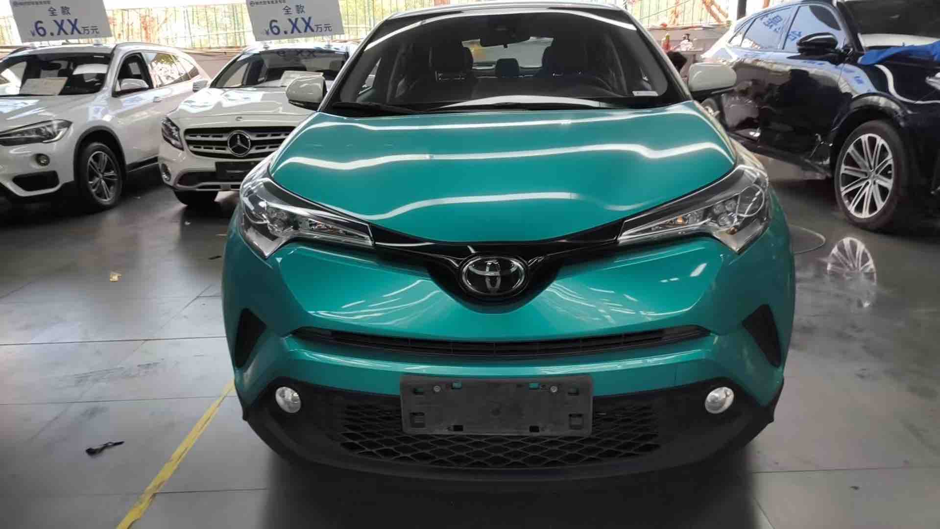Toyota C-HR 2020 car image 