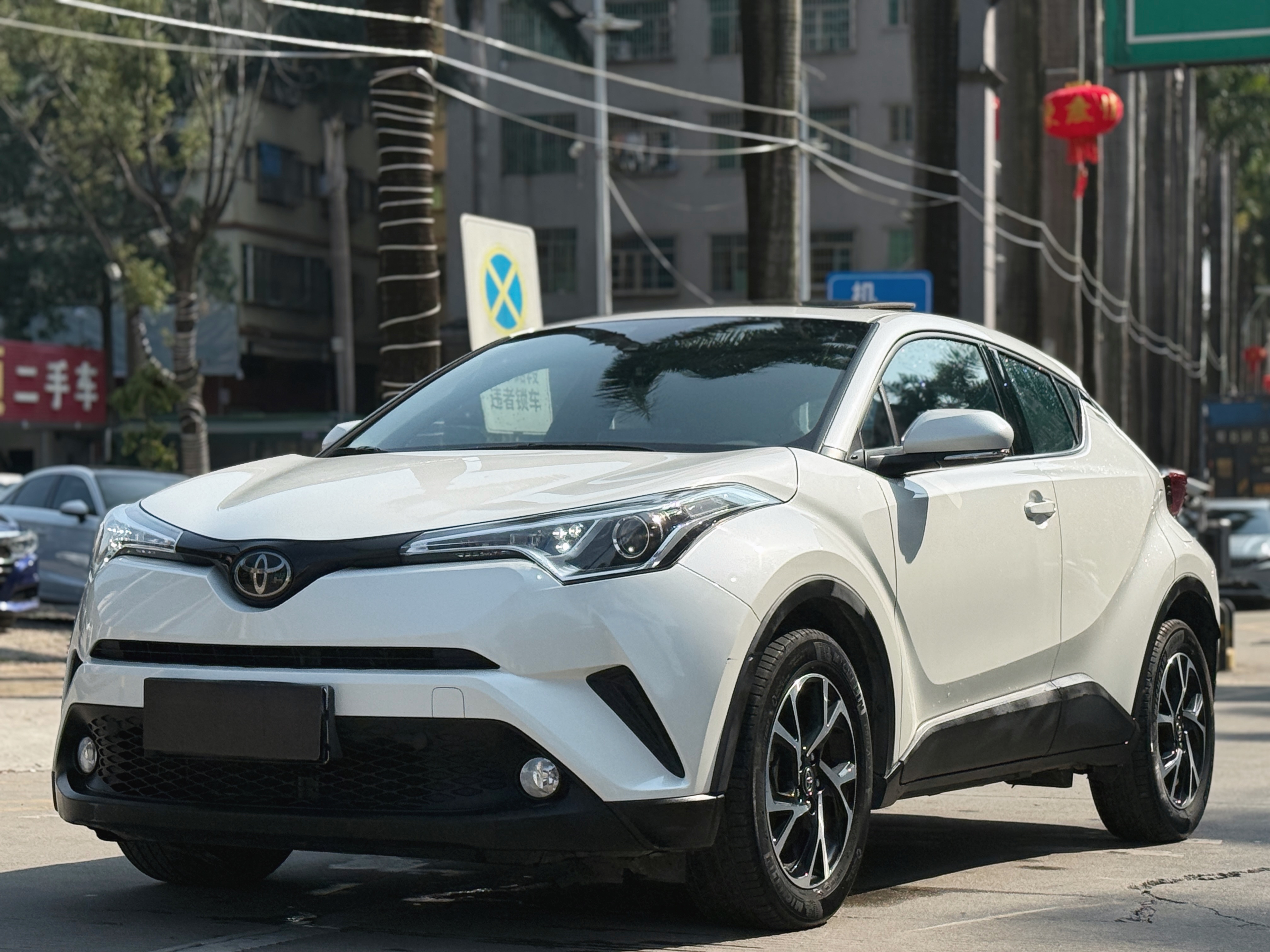 Toyota C-HR 2021 汽车图片 