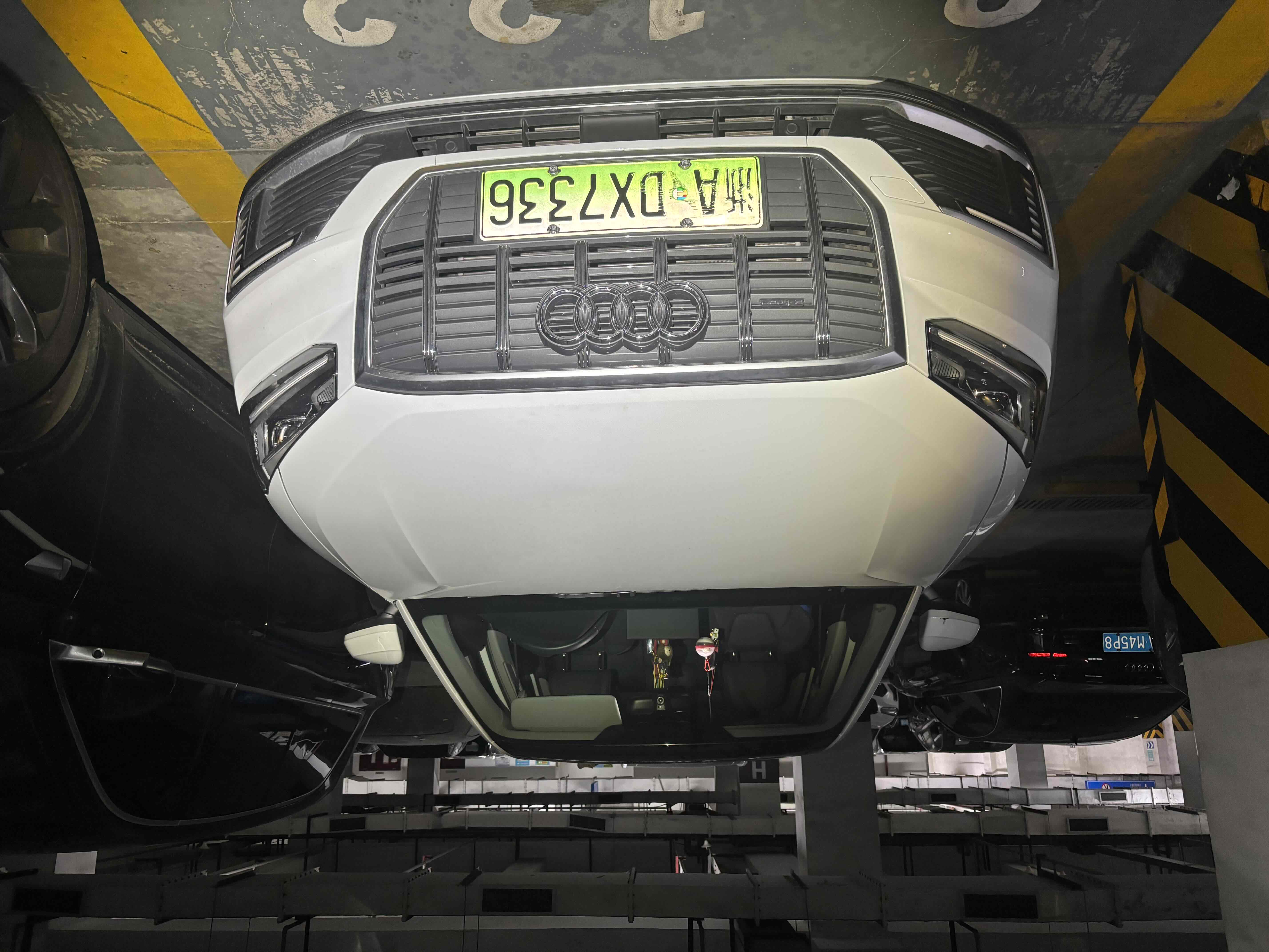 Audi Q2L e-tron 2021 car image 