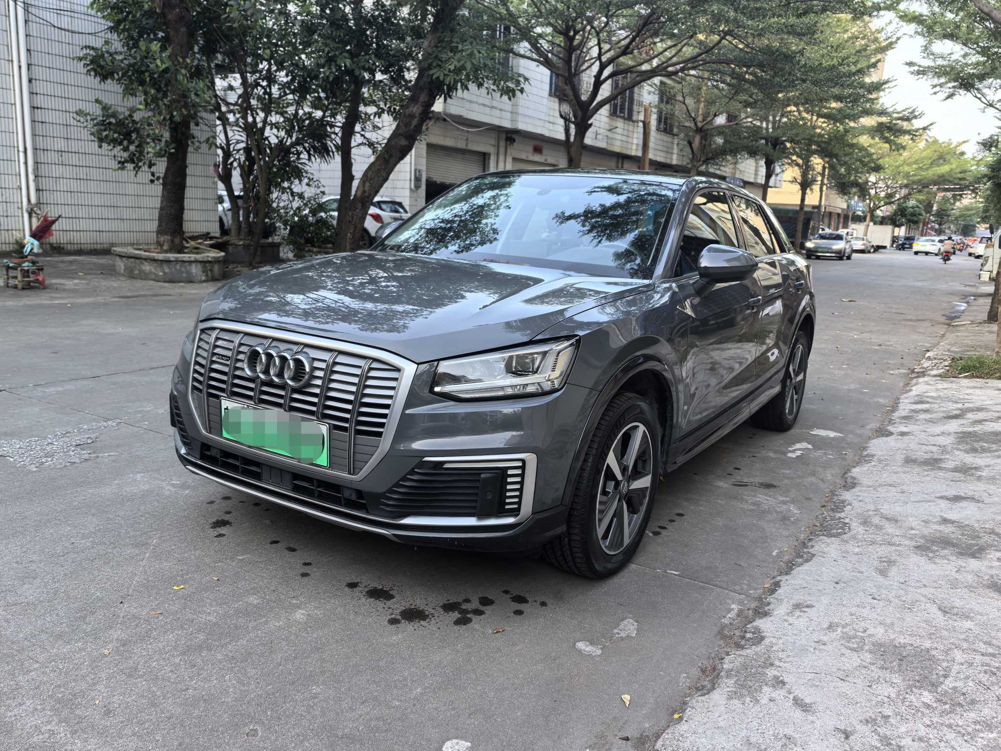 Audi Q2L e-tron 2021 car image 