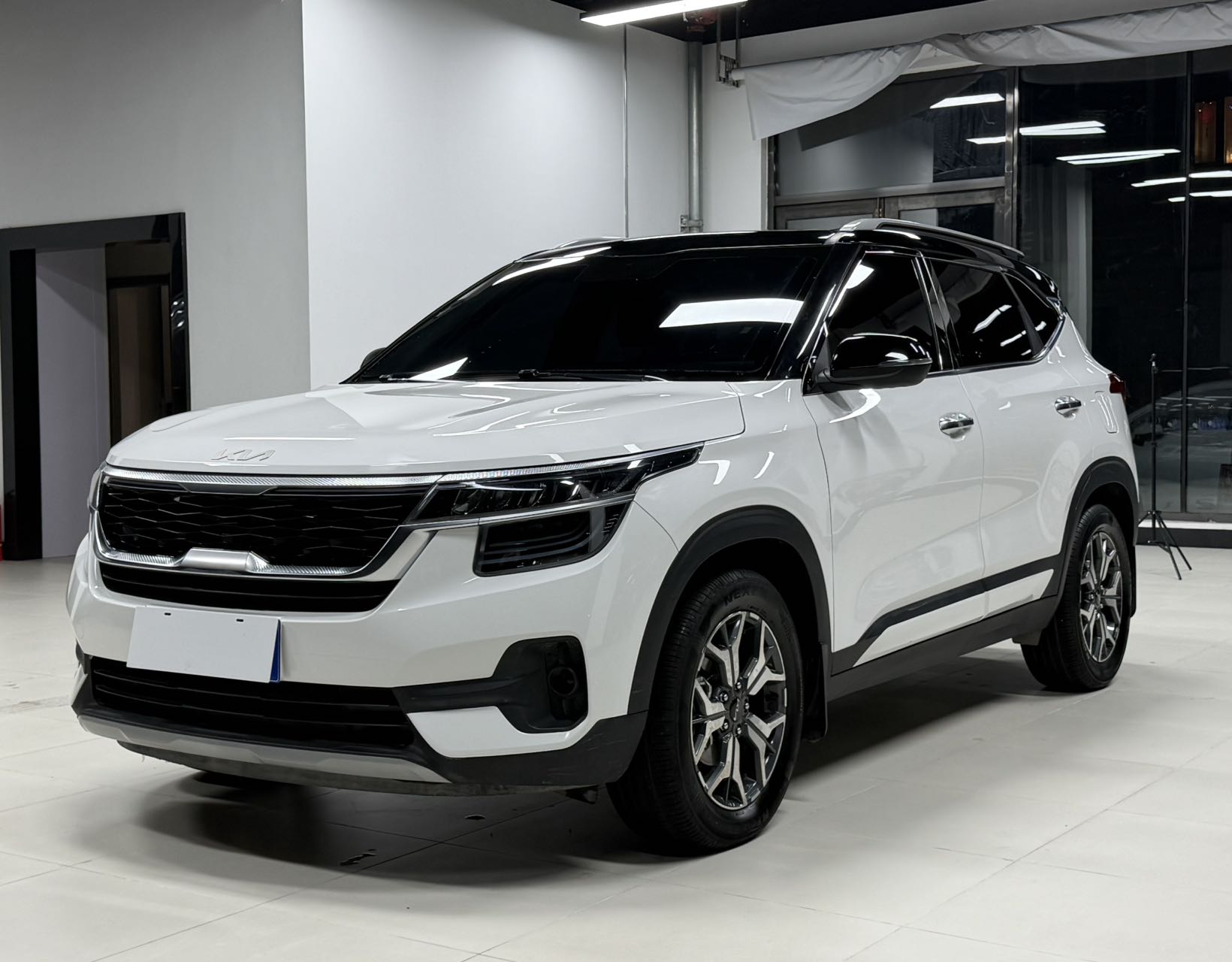 Kia Stonic 2022 汽车图片 