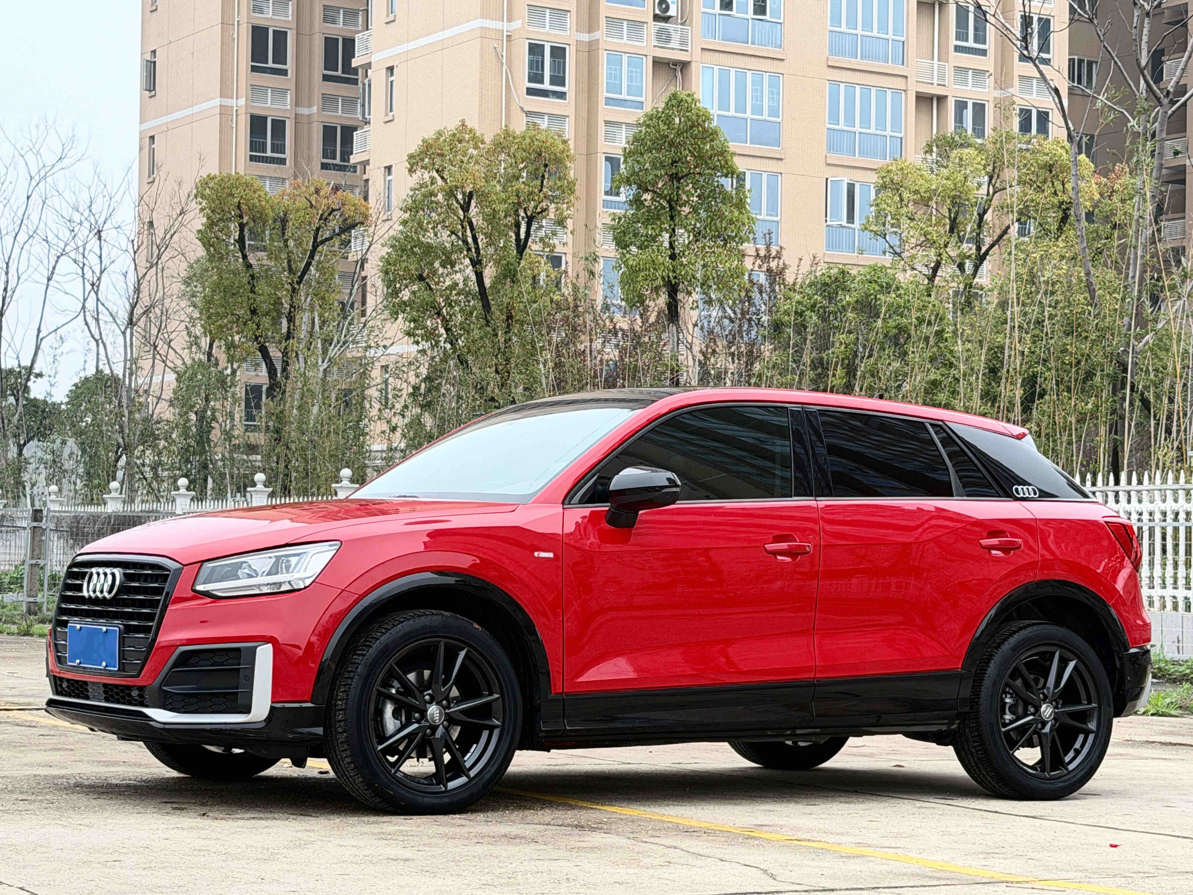 Audi Q2L 2021 汽车图片 