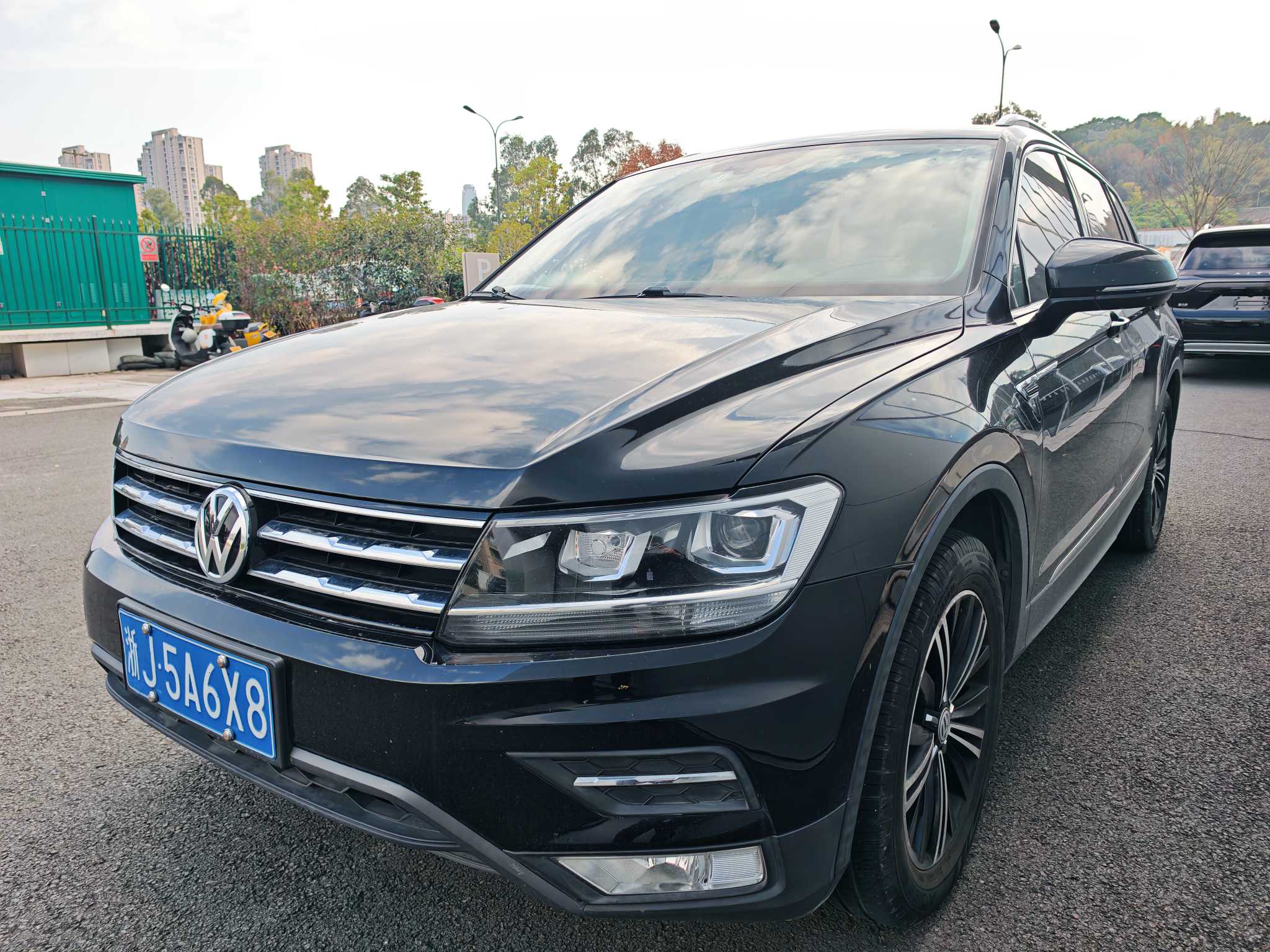 Volkswagen Tiguan L 2020 Volkswagen Tiguan L 2020 car image