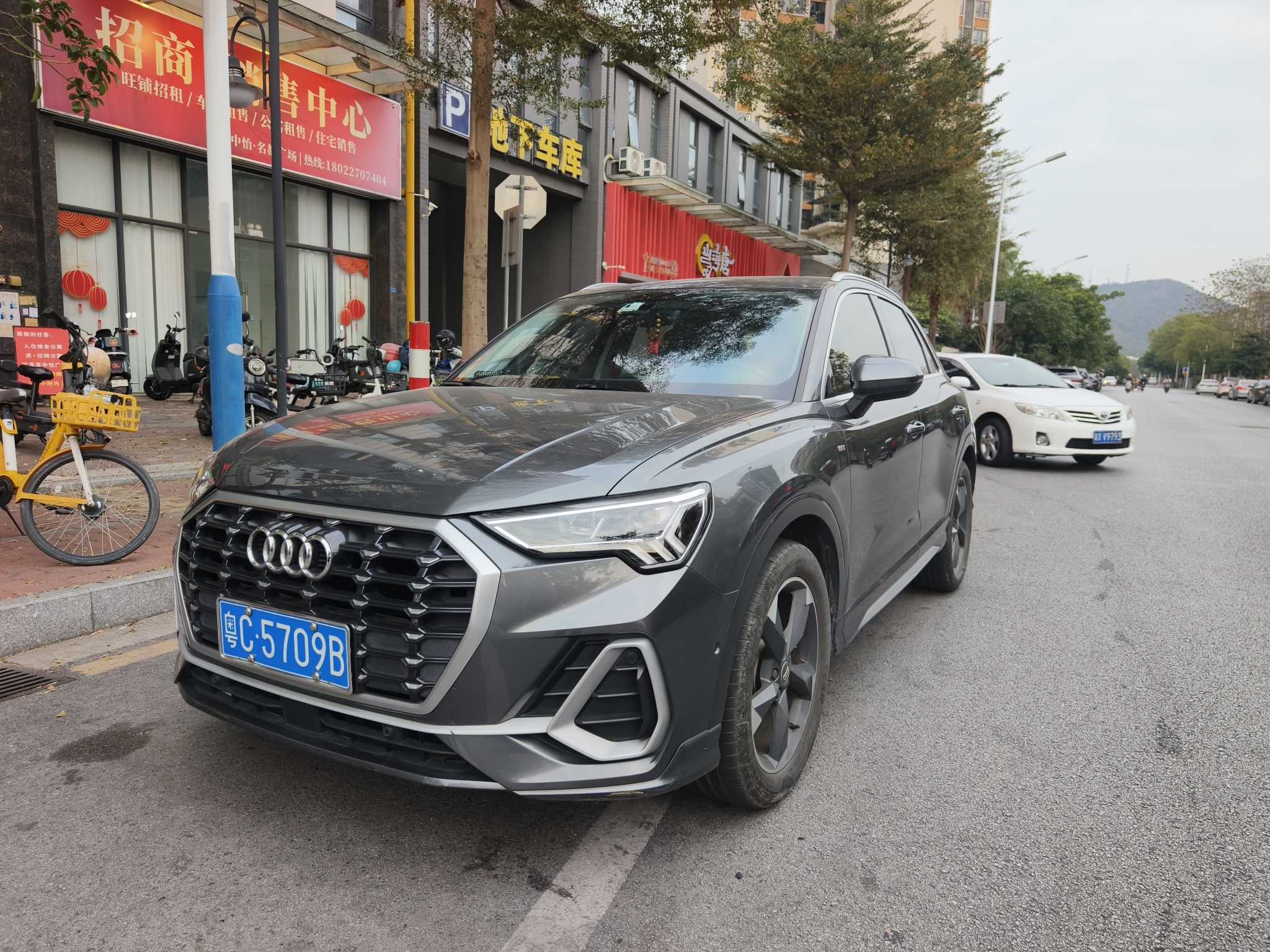 Audi Q3 2021 Audi Q3 2021 car image