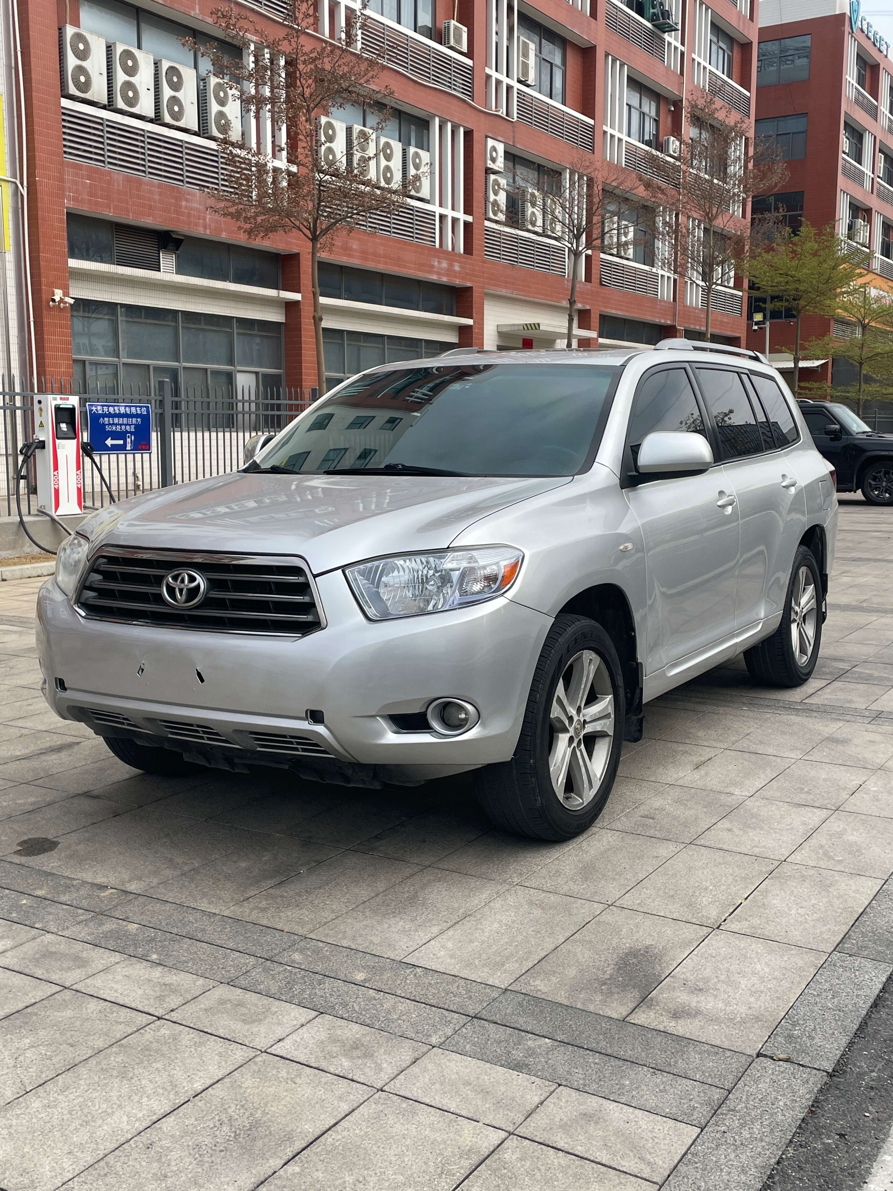 Toyota Highlander 2010 汽车图片 