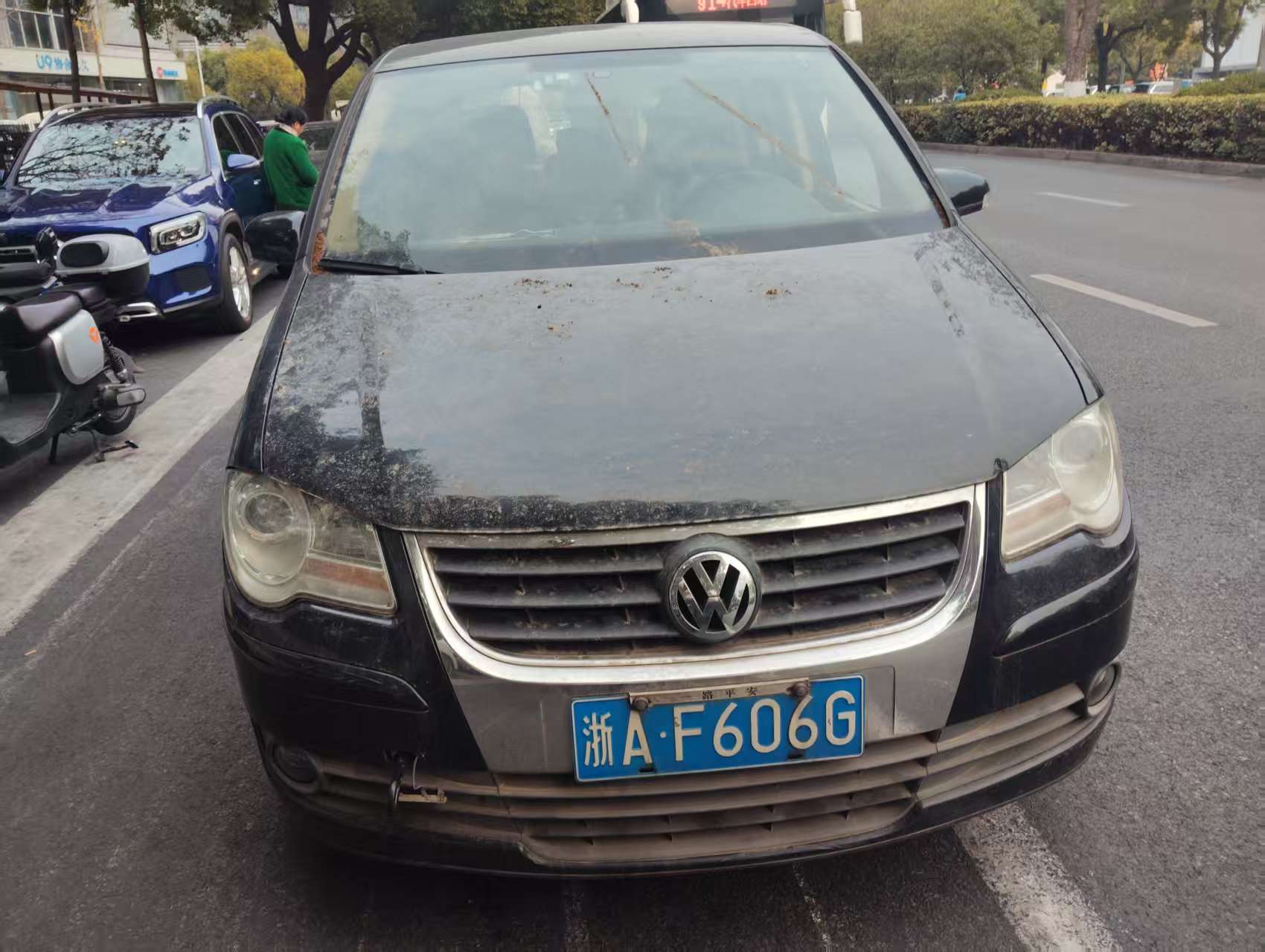 Volkswagen Touran 2010 immagine di auto 