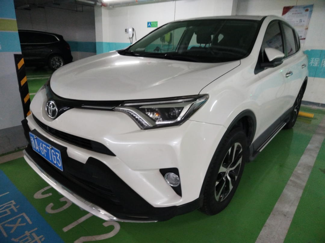 Toyota RAV4 2016 car image 