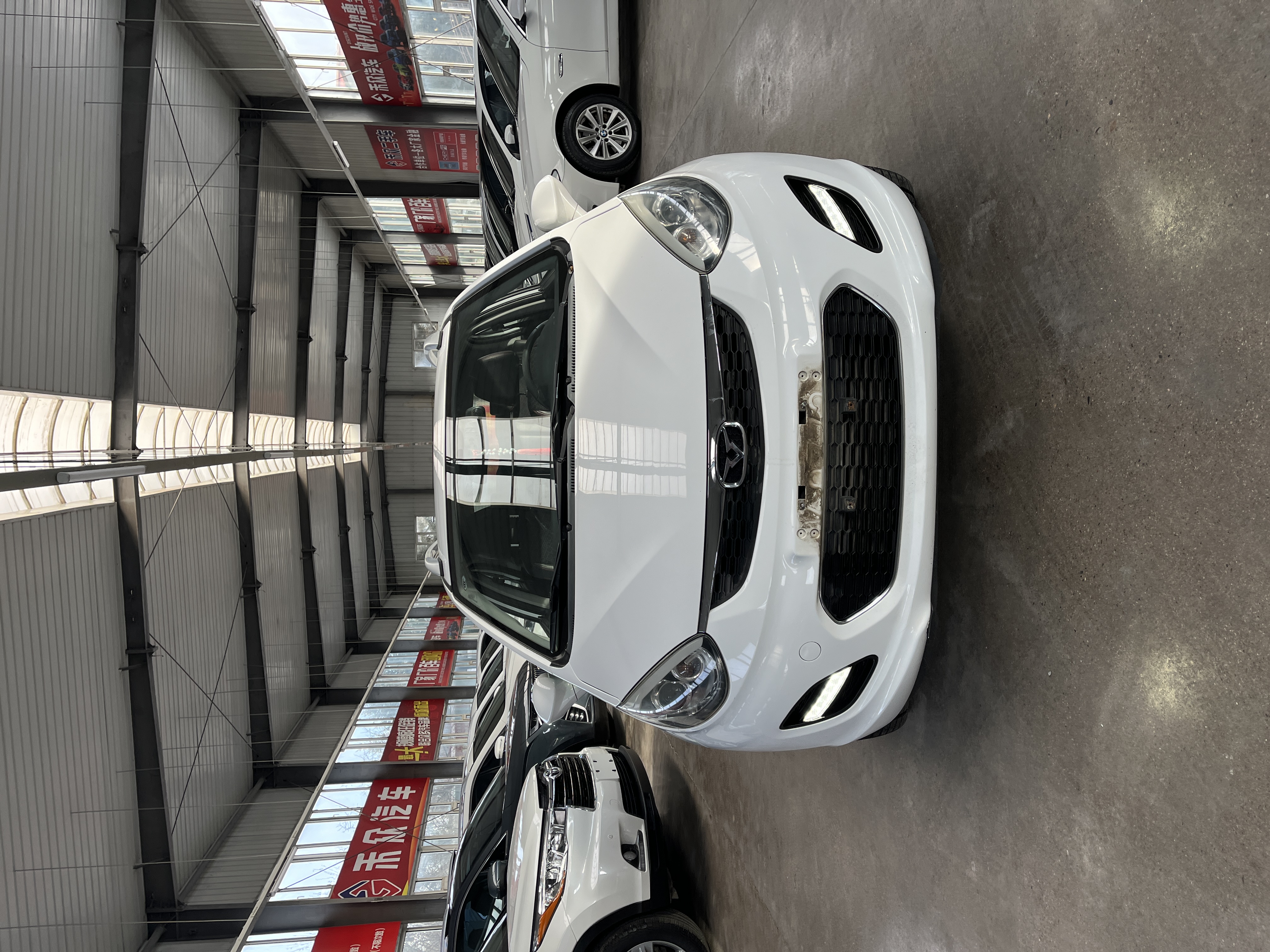 Kaiyi C3R 2016 Kaiyi C3R 2016 car image