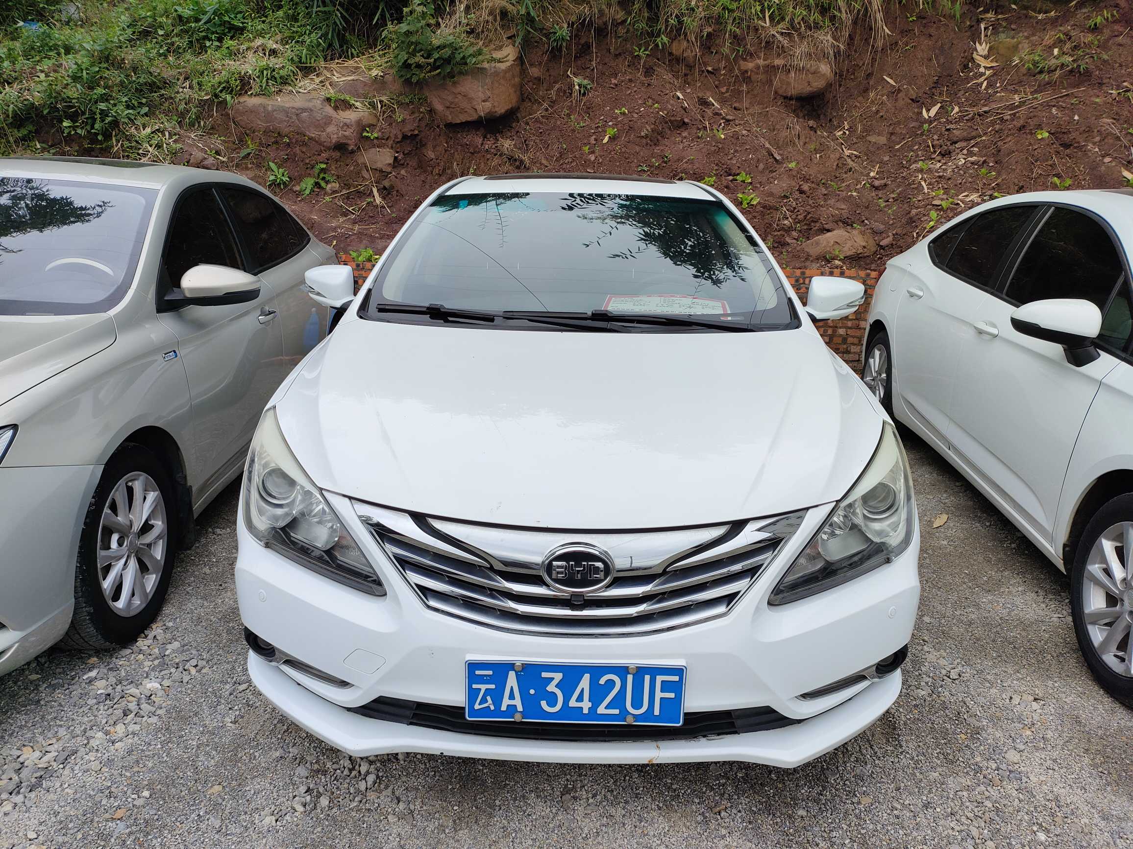 BYD G5 2015 car image 