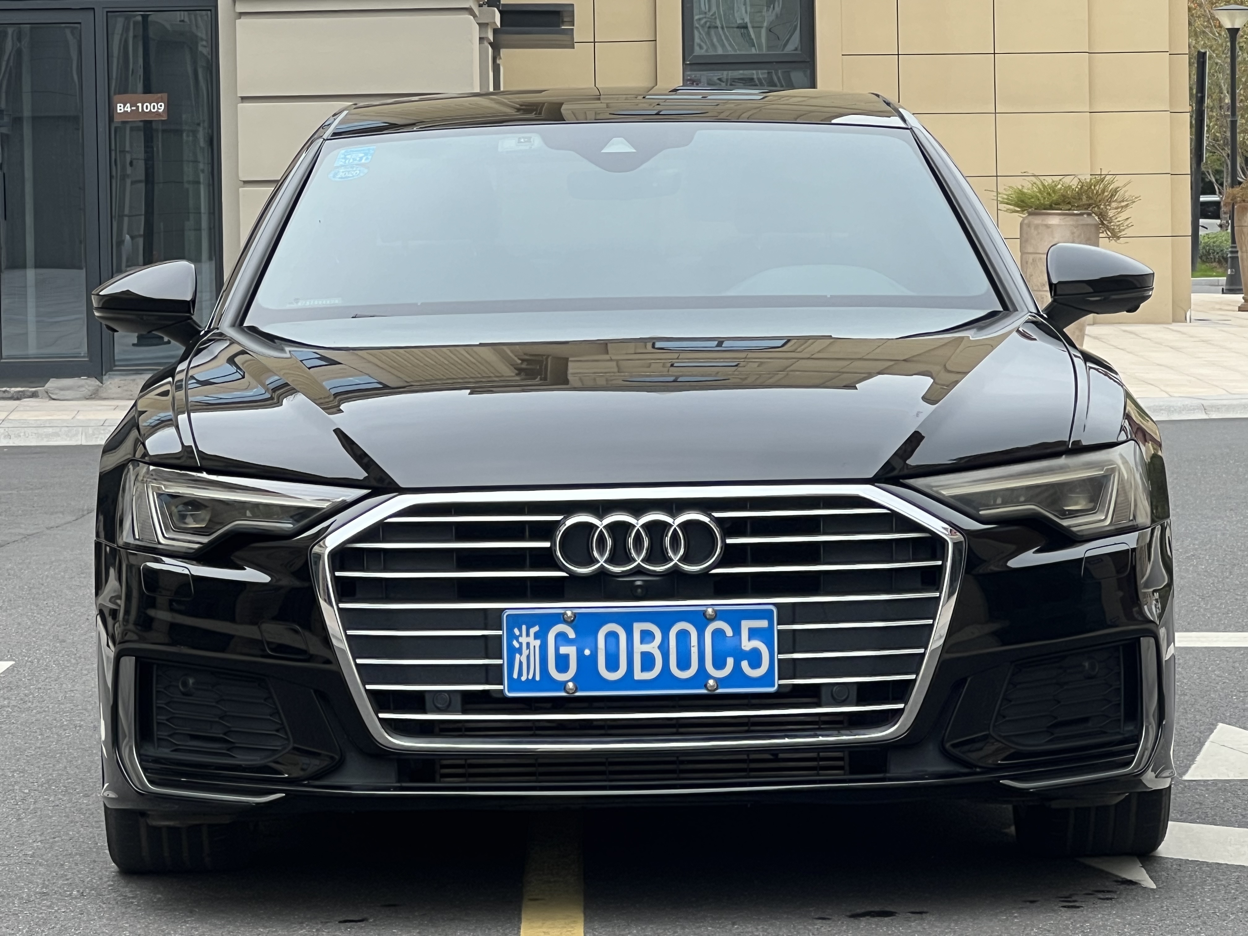 Audi A6L e-tron 2019 Audi A6L e-tron 2019 immagine di auto