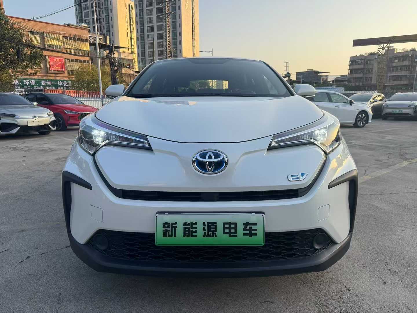 Toyota C-HR EV 2021 Toyota C-HR EV 2021 immagine di auto