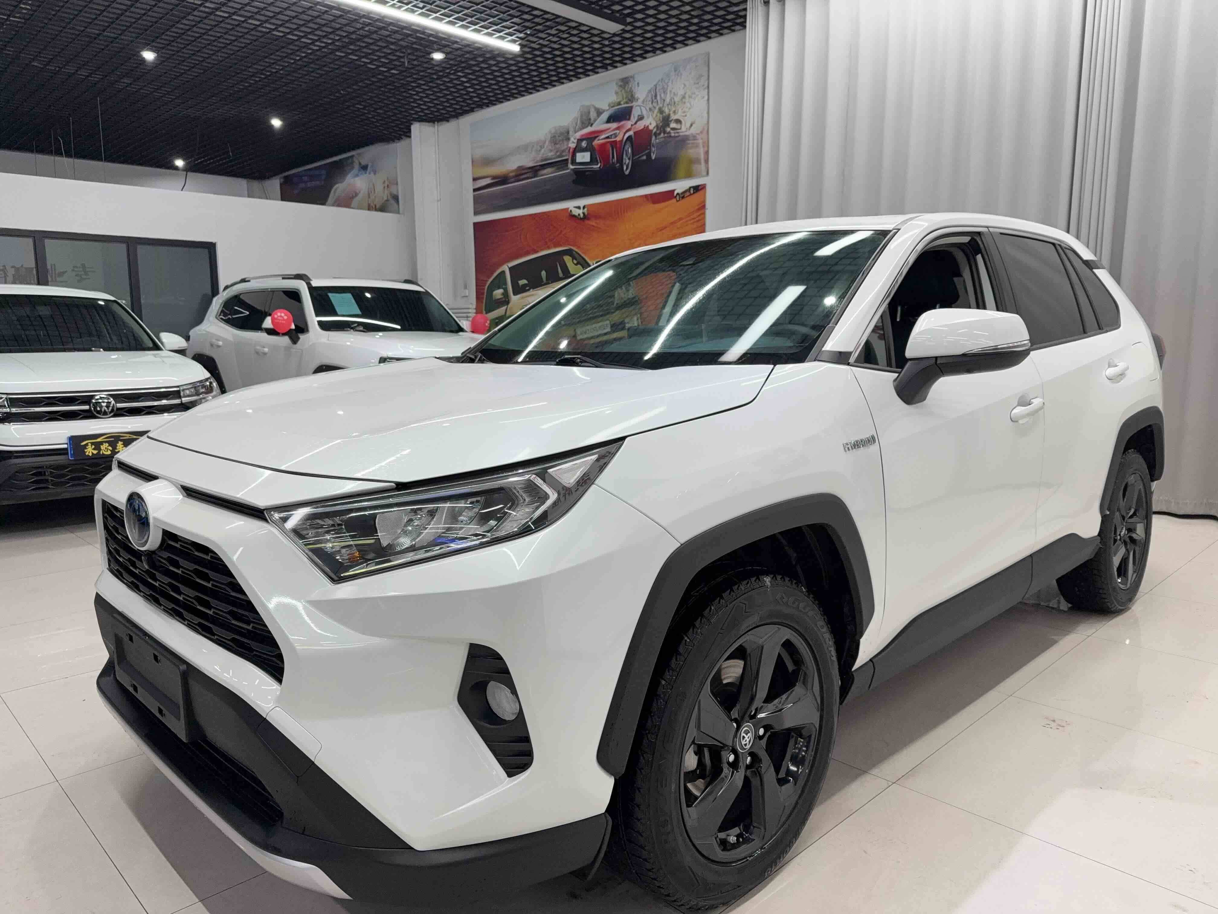 Toyota RAV4 2021 Toyota RAV4 2021 car image