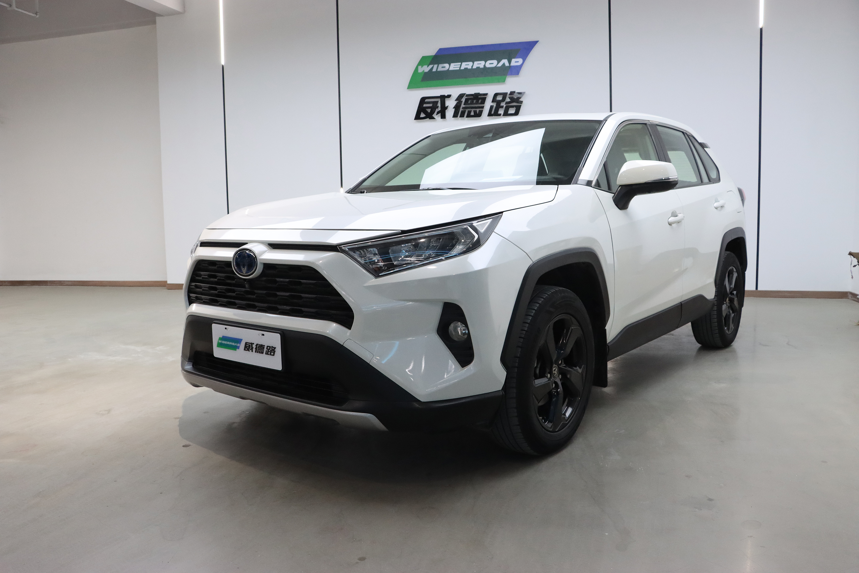 Toyota RAV4 2020 car image 