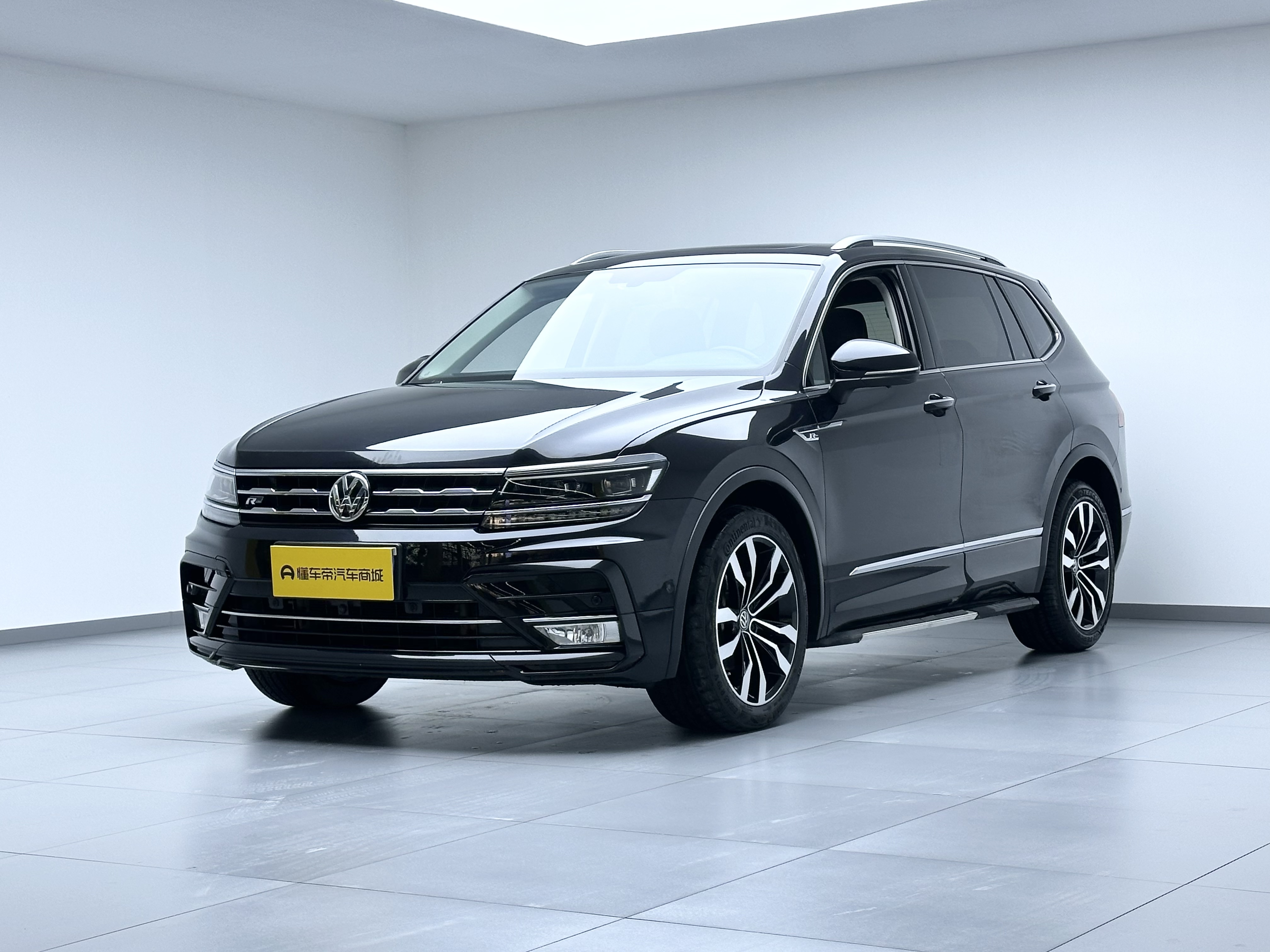 Volkswagen Tiguan L 2020 Volkswagen Tiguan L 2020 immagine di auto