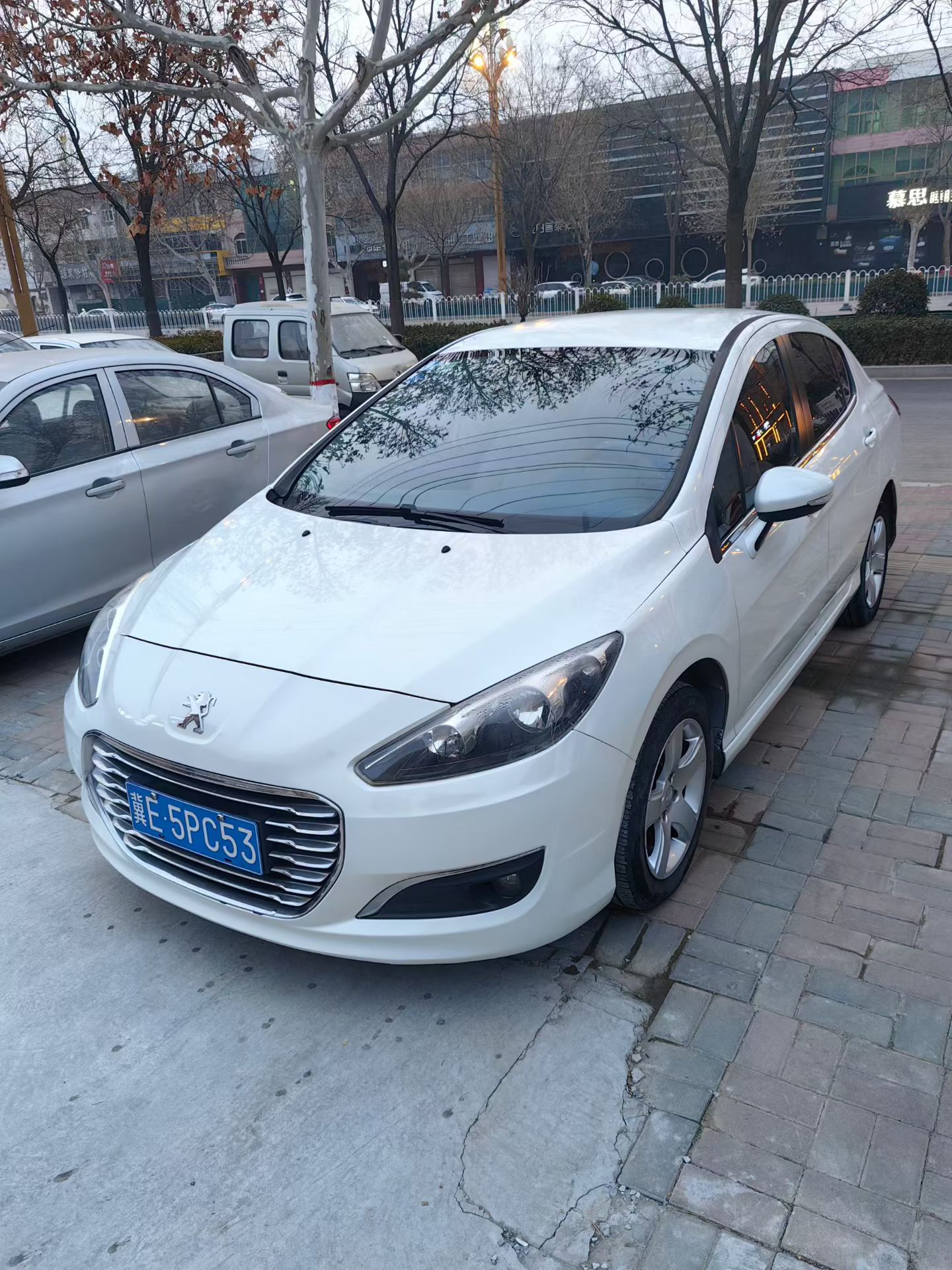 Peugeot 308 2014 car image 