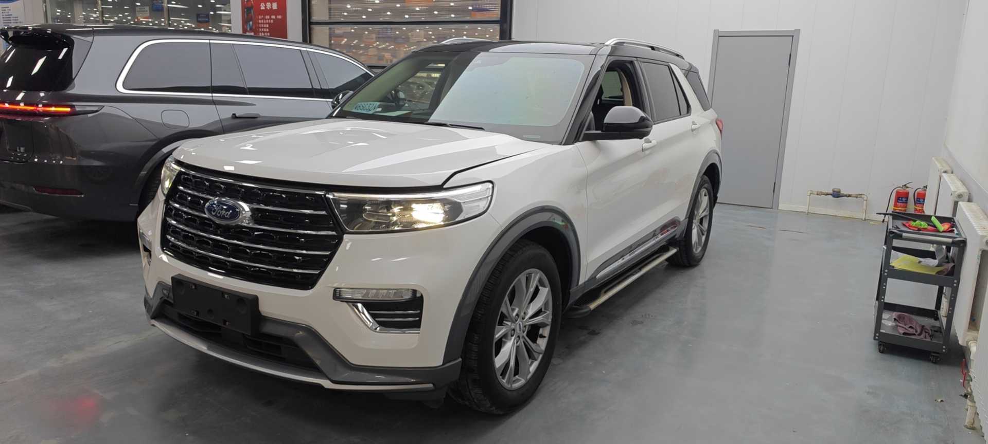 Ford Explorer 2020 car image 