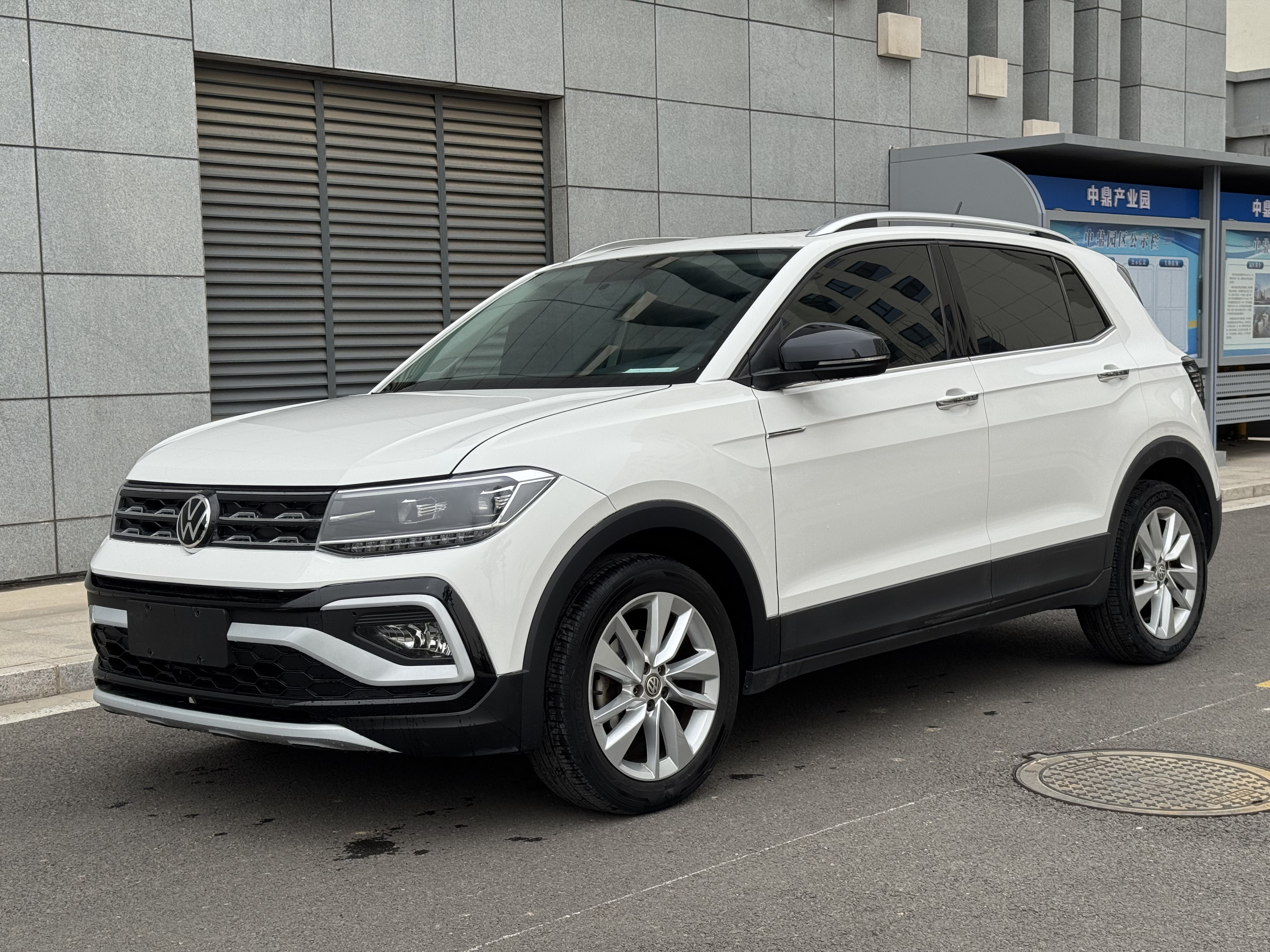 Volkswagen T-Cross 2020 immagine di auto 