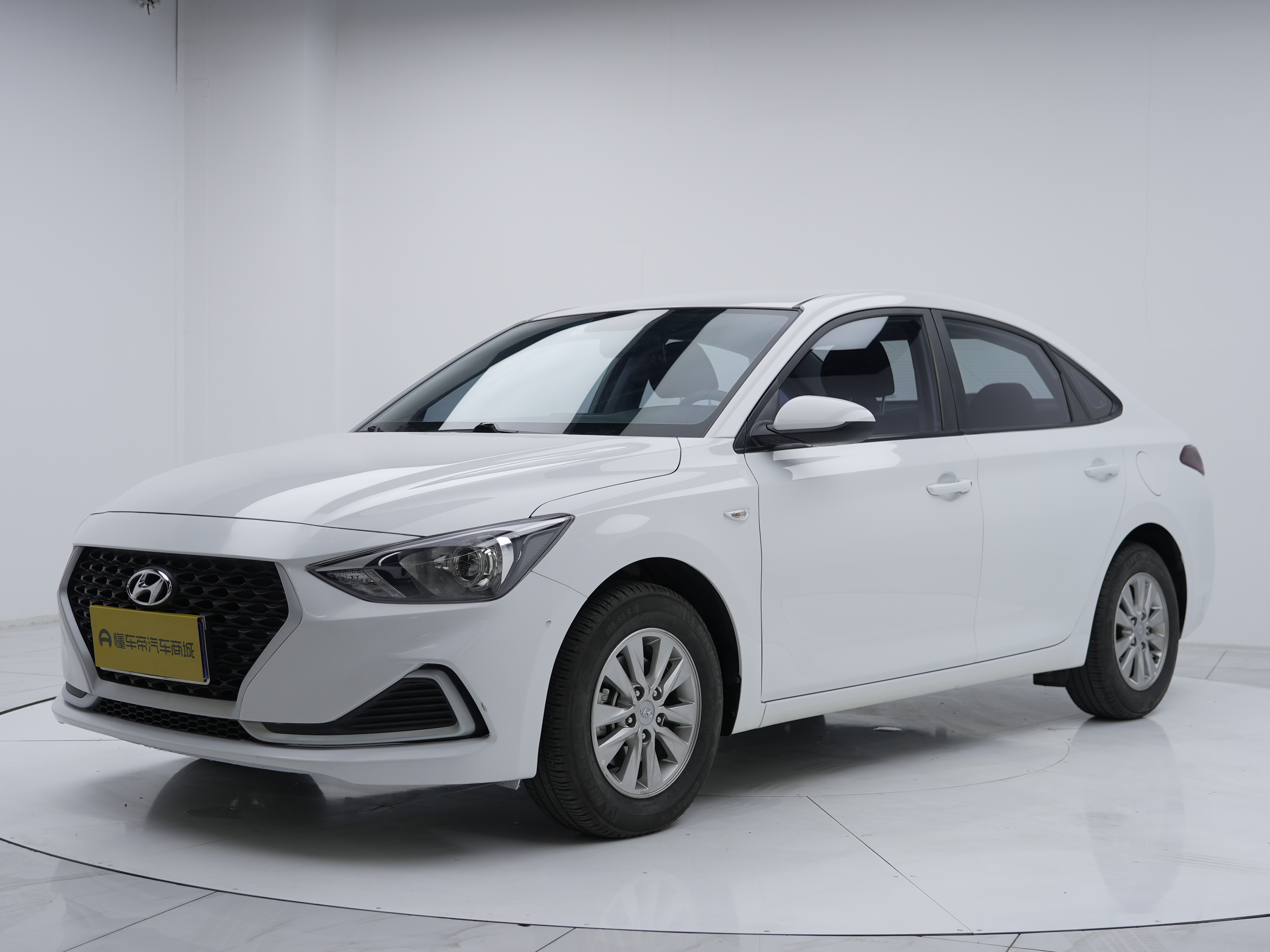 Hyundai Elantra HD 2020 immagine di auto 