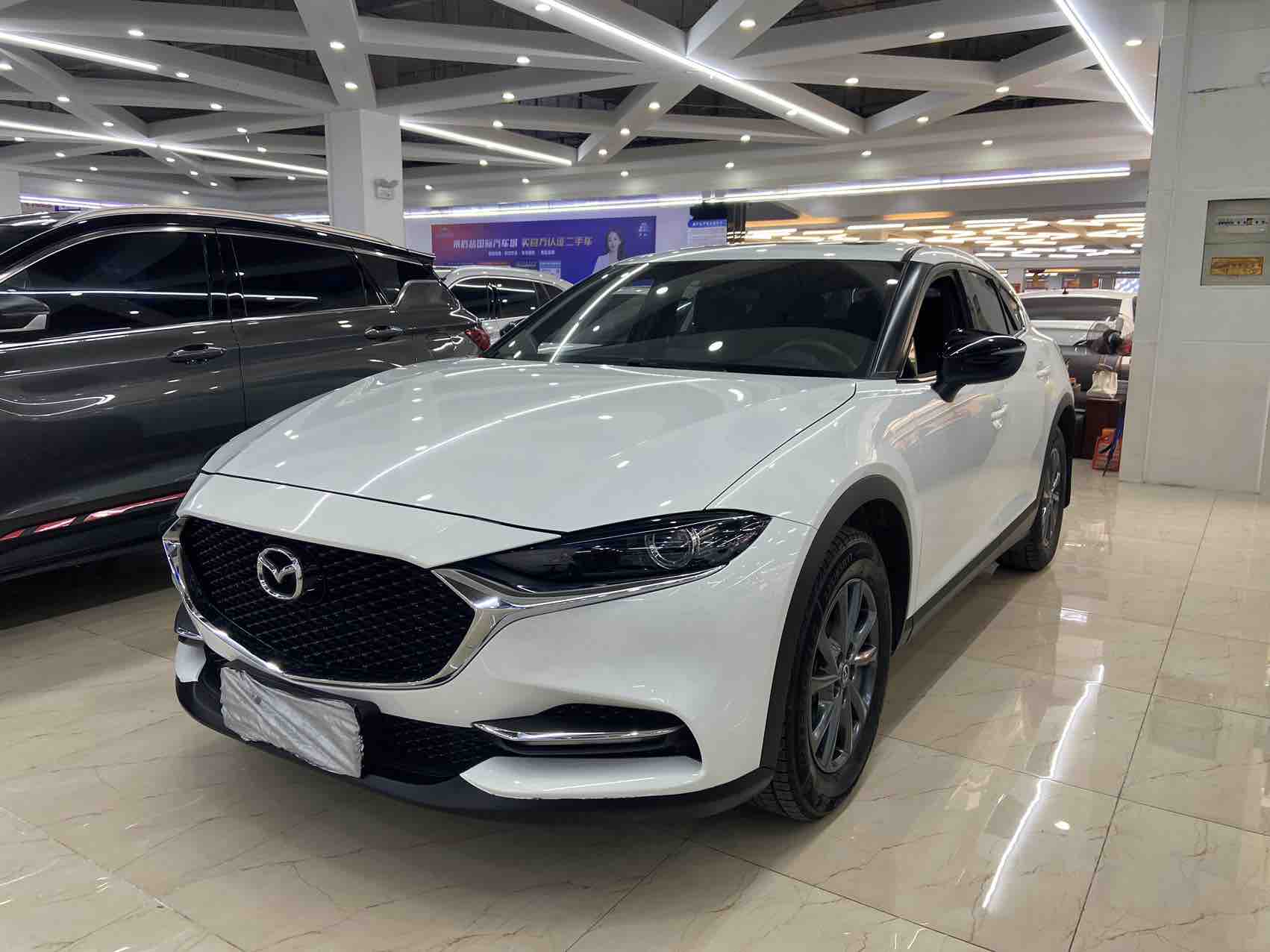 Mazda CX-4 2023 汽车图片 