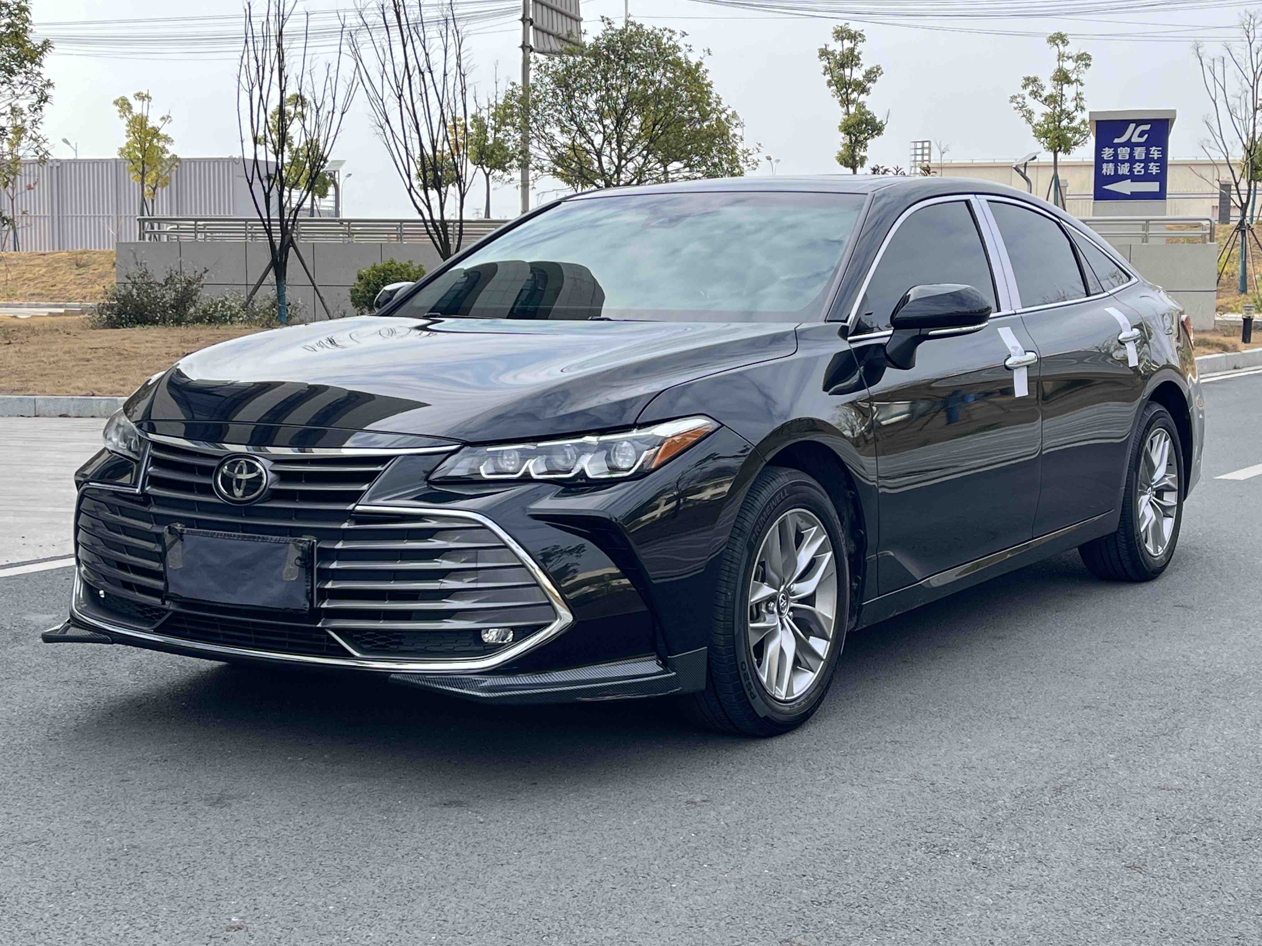 Toyota Avalon 2022 car image 