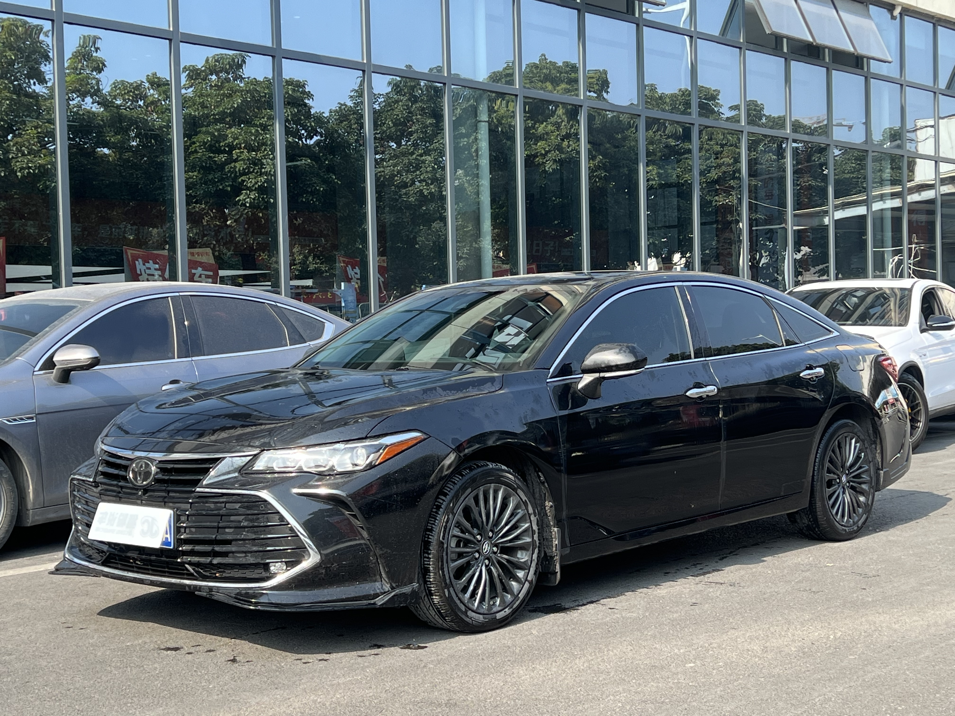 Toyota Avalon 2022 car image 