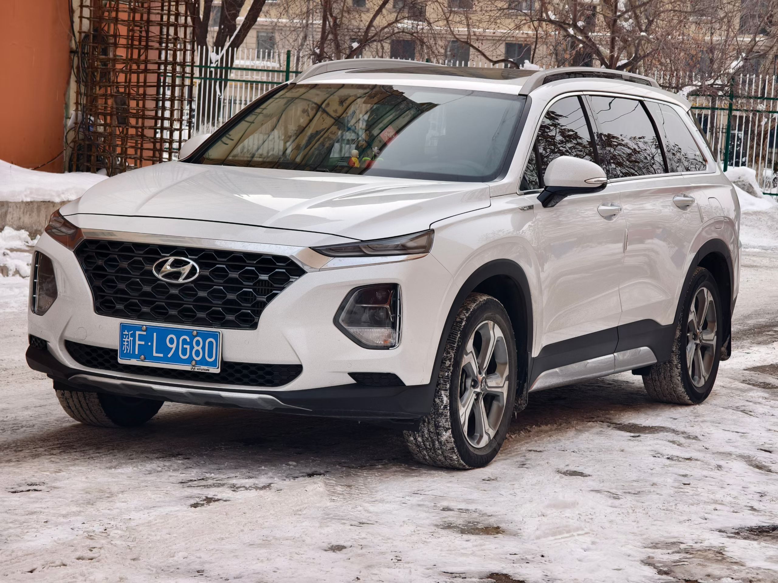 Hyundai Santa Fe 2021 car image 