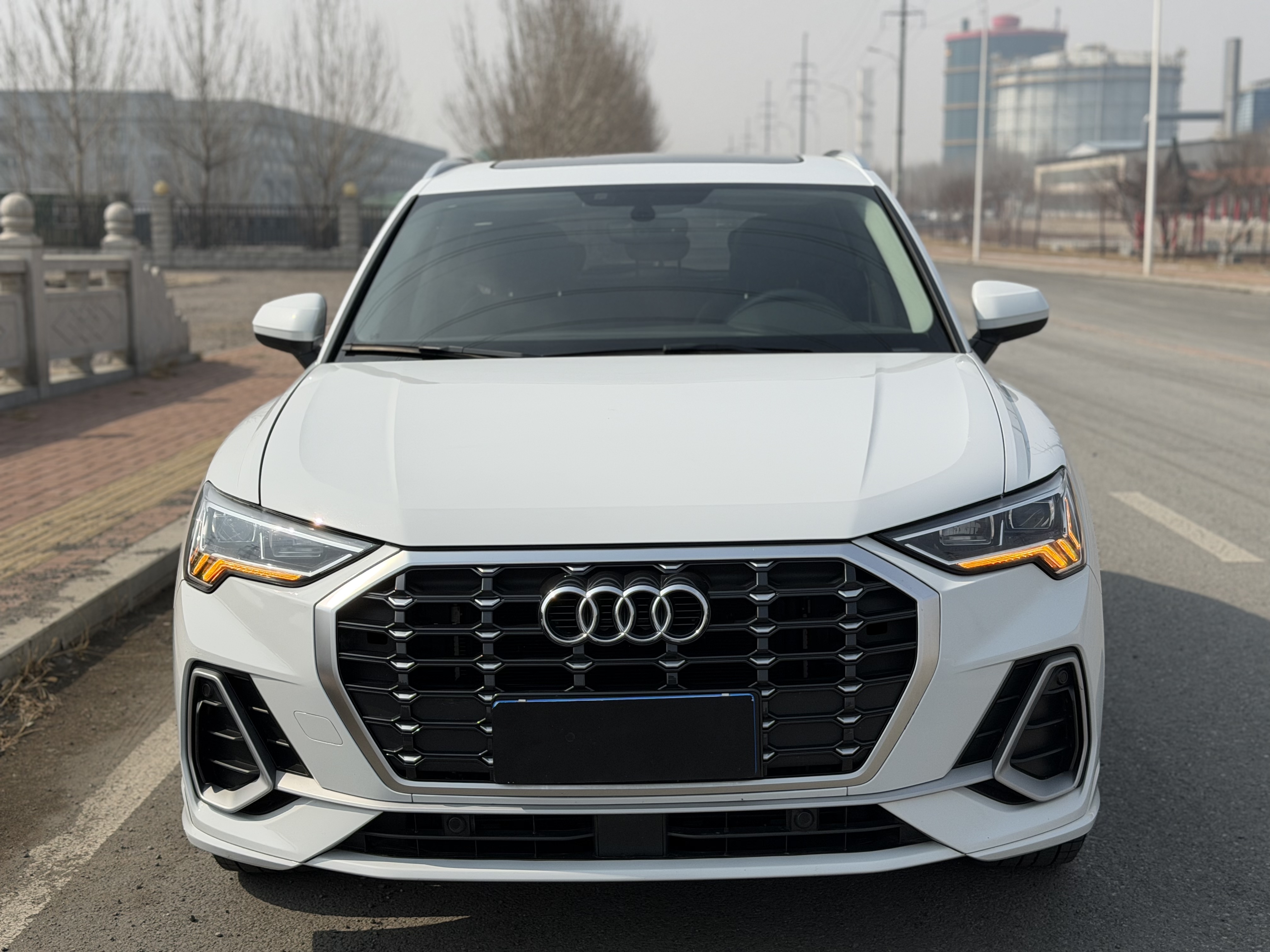 Audi Q3 2021 car image 