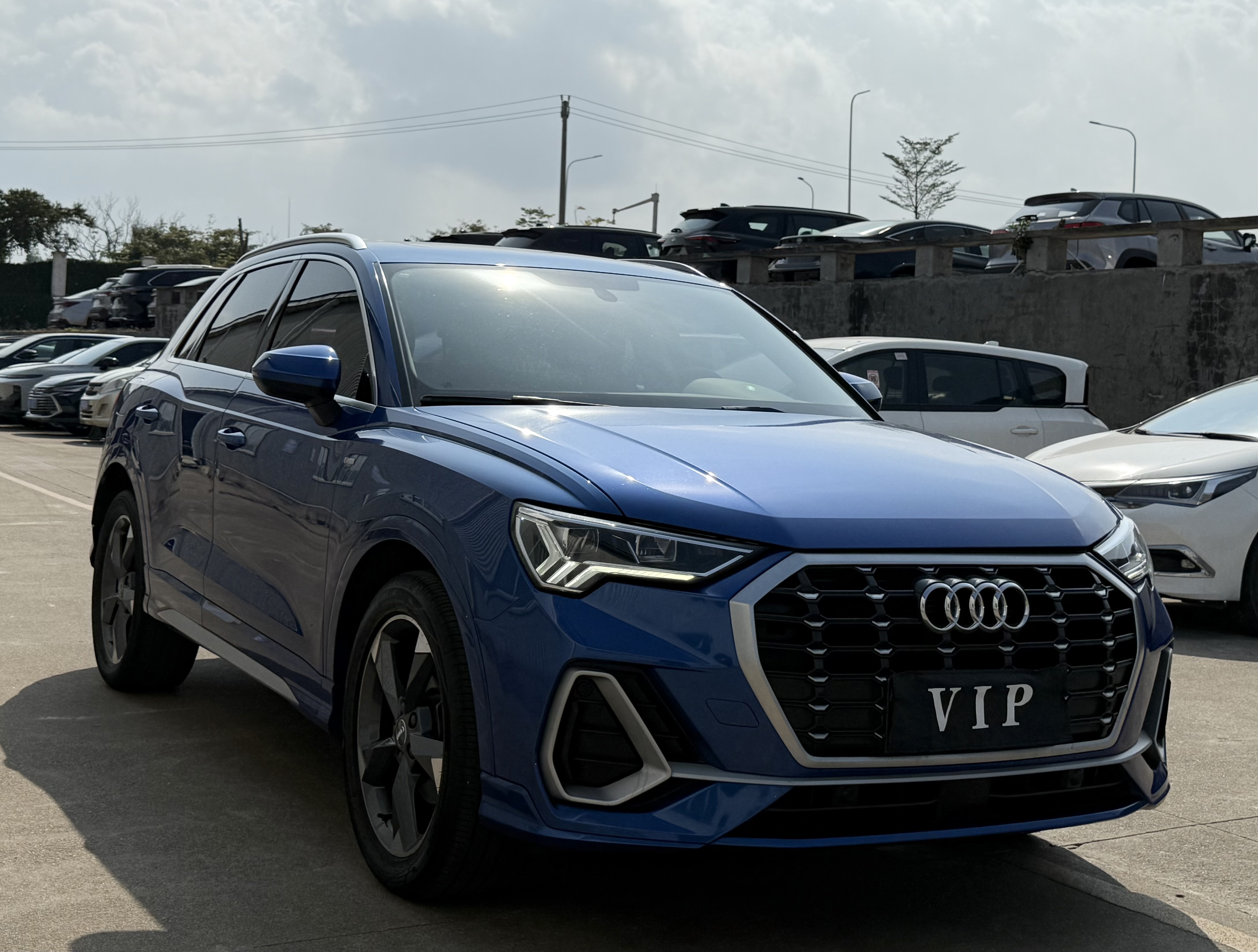 Audi Q3 2020 car image 