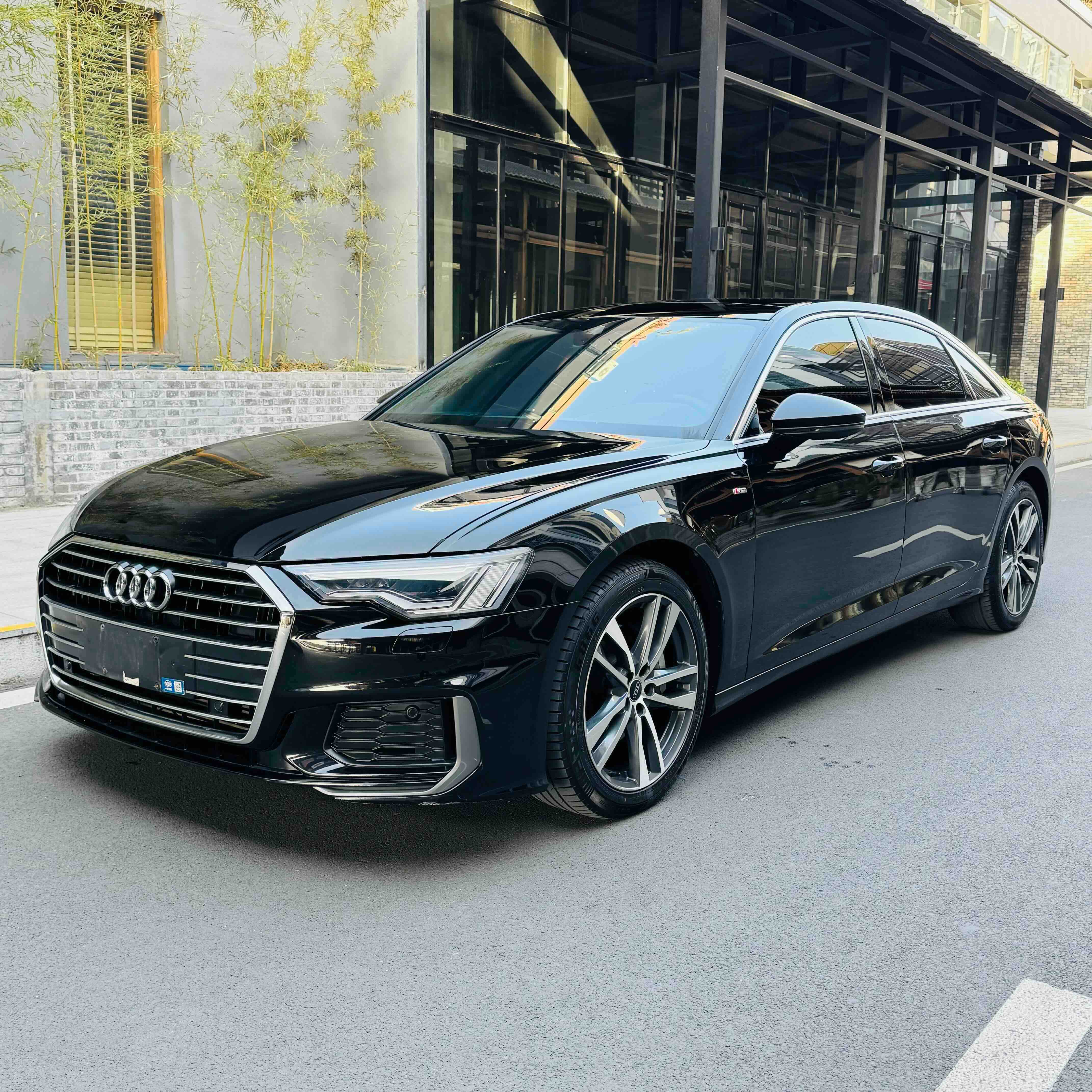 Audi A6L 2021 car image 