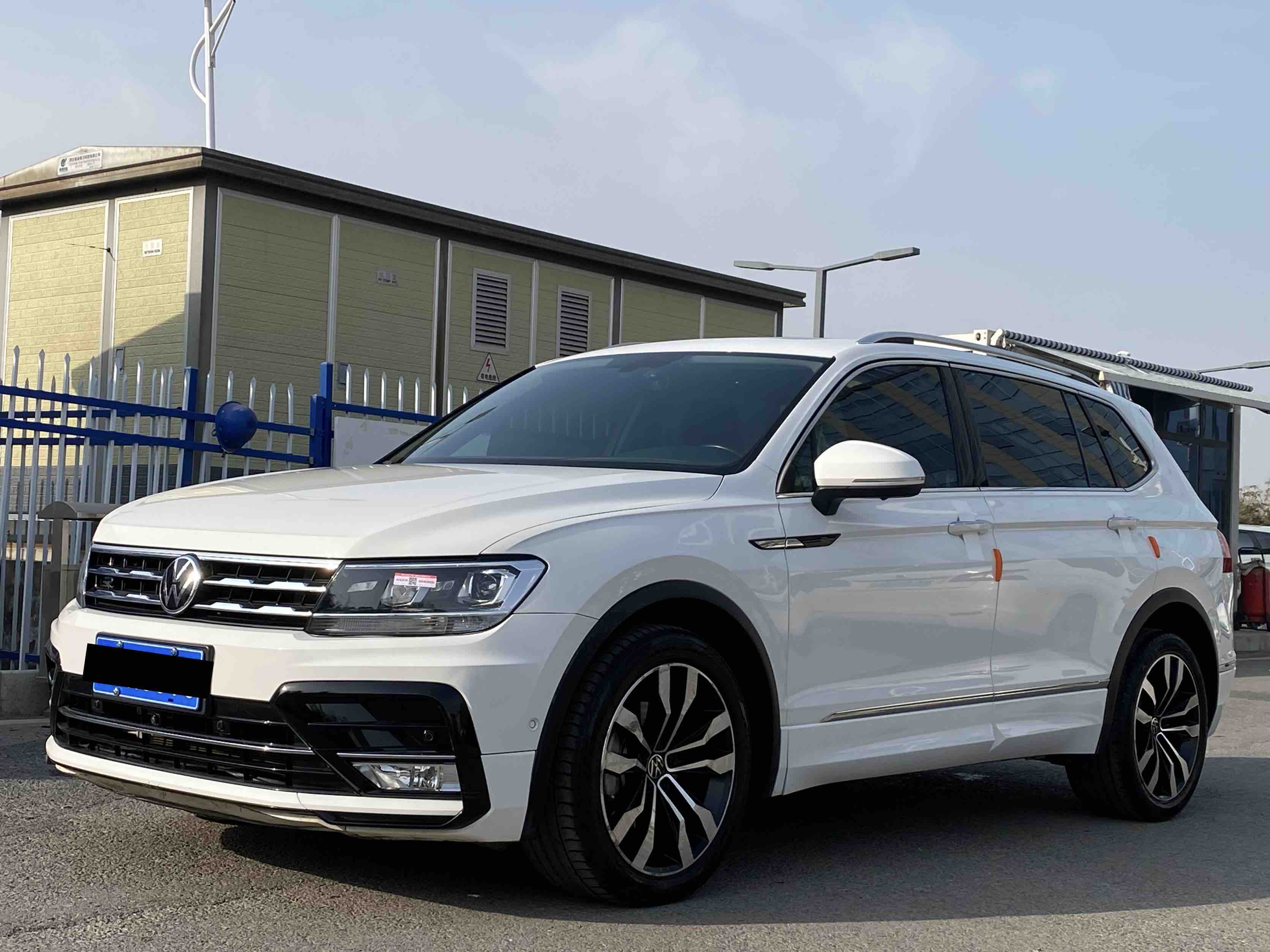 Volkswagen Tiguan L 2021 car image 