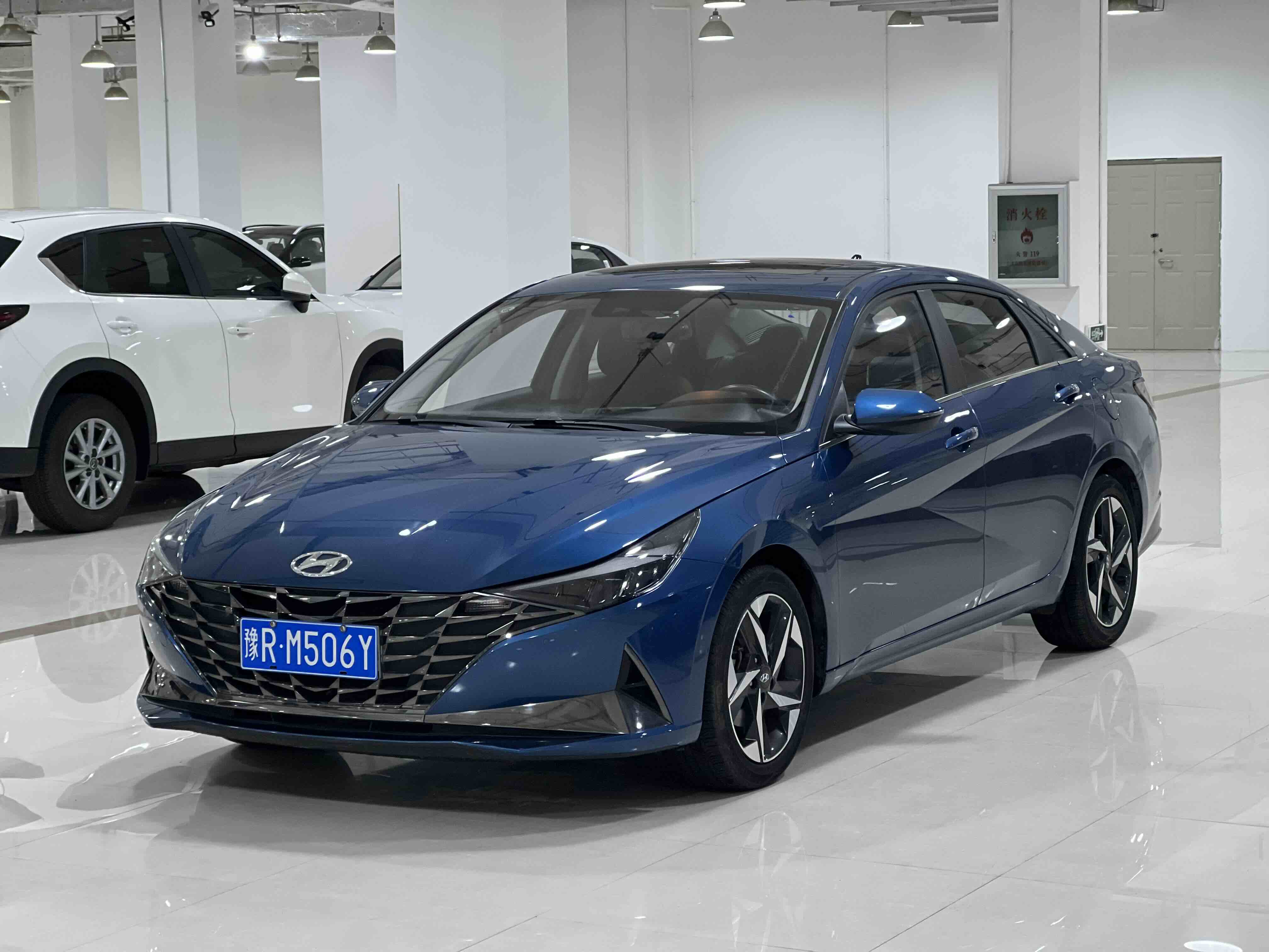 Hyundai Elantra 2021 صورة سيارة 
