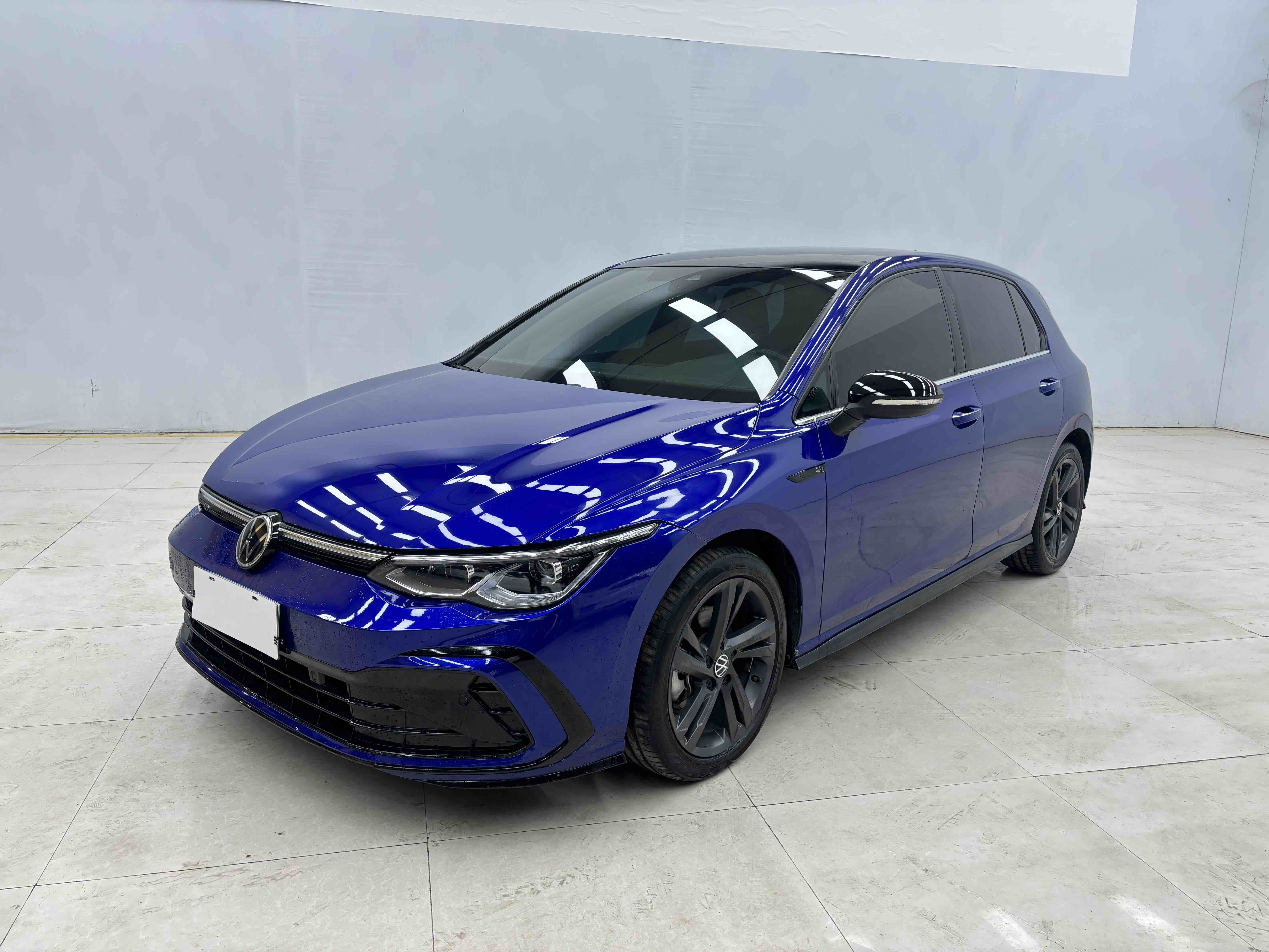 Volkswagen Golf 2022 car image 