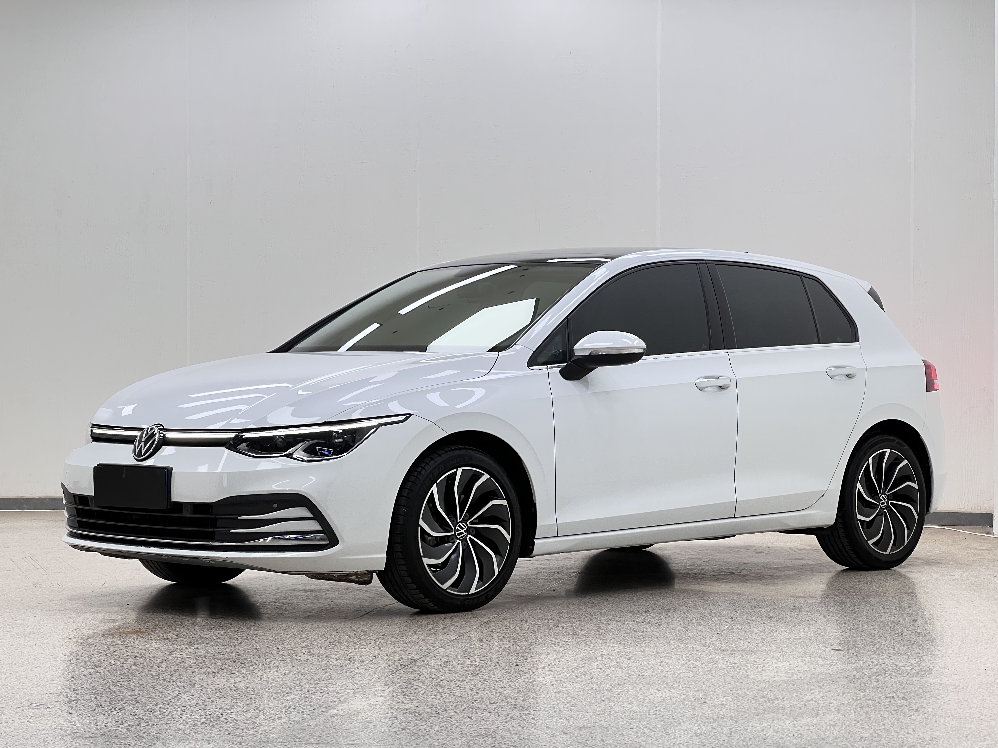 Volkswagen Golf 2022 car image 