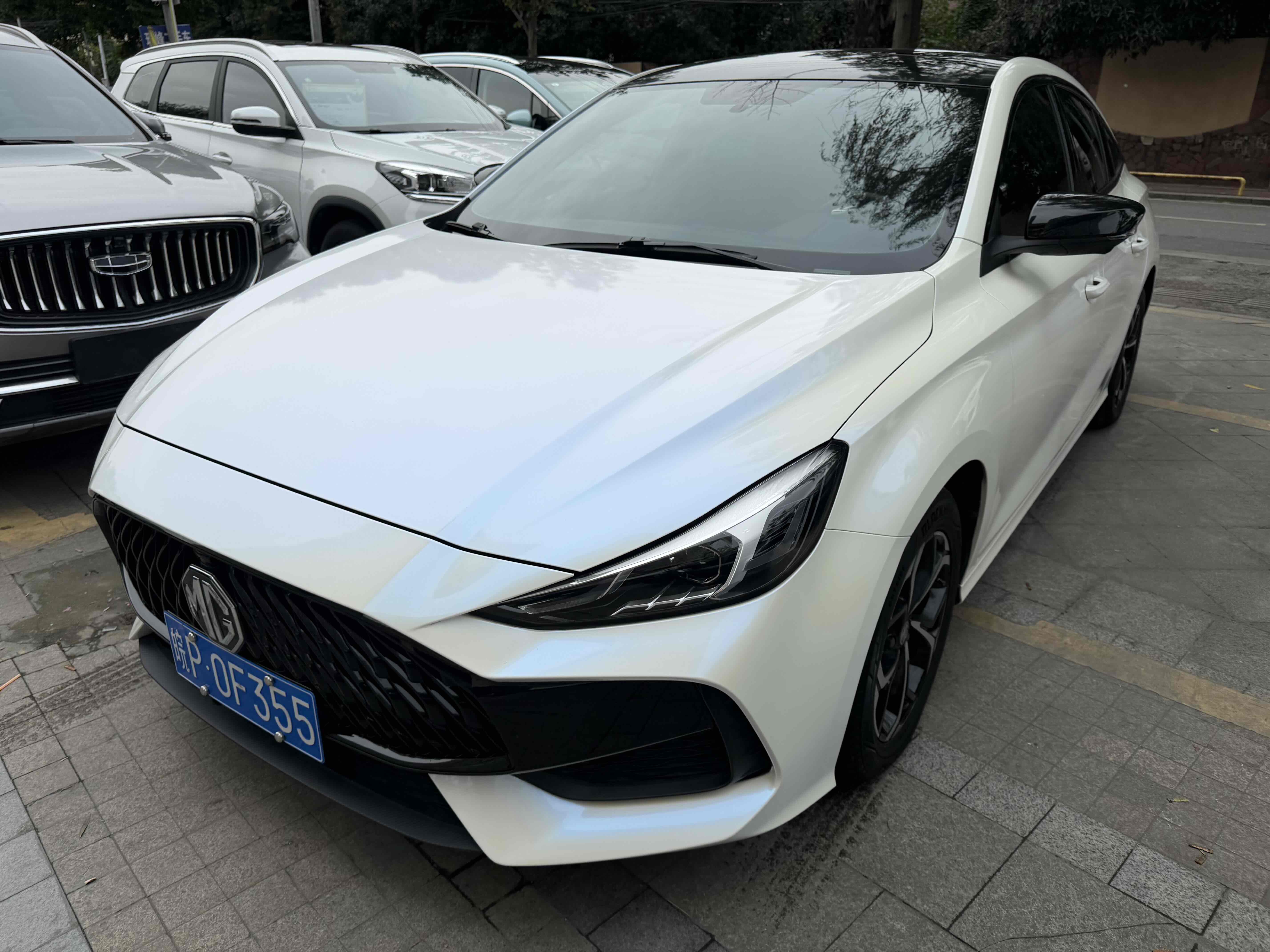 5 2021 5 2021 car image