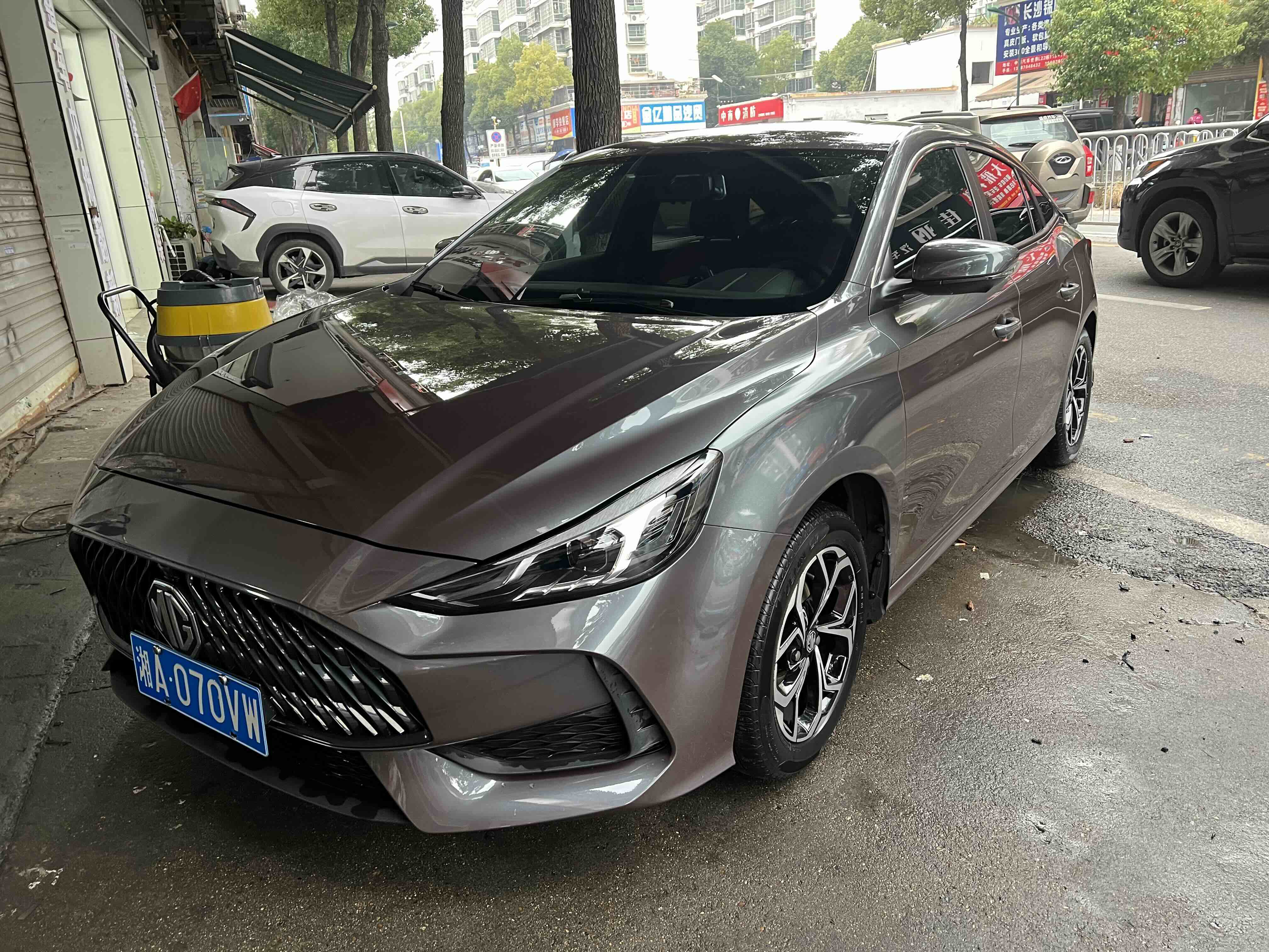 5 2022 5 2022 car image