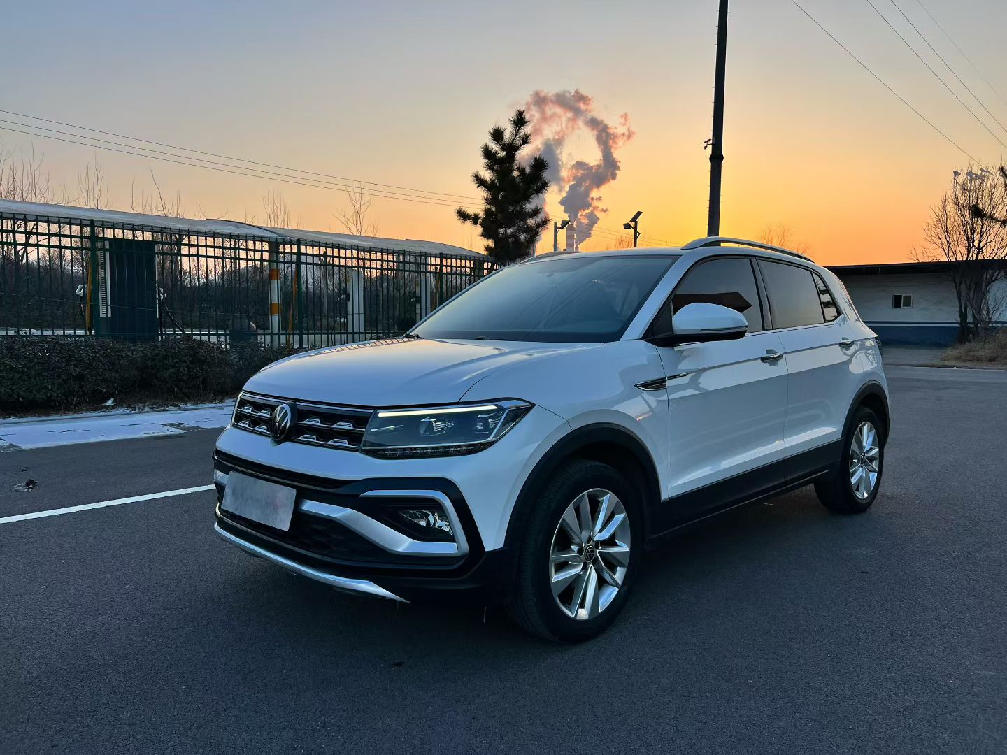 Volkswagen T-Cross 2021 car image 