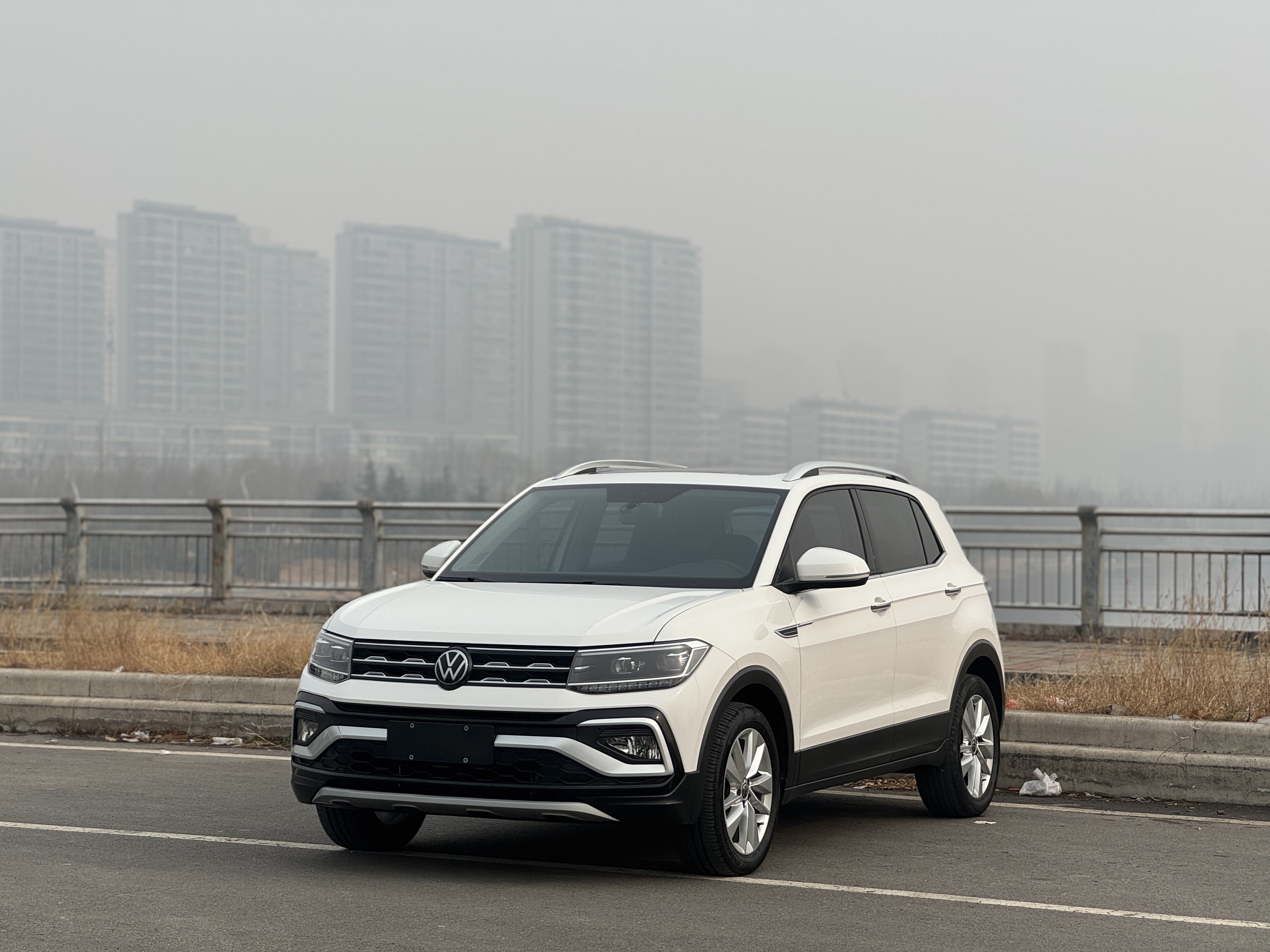 Volkswagen T-Cross 2021 car image 