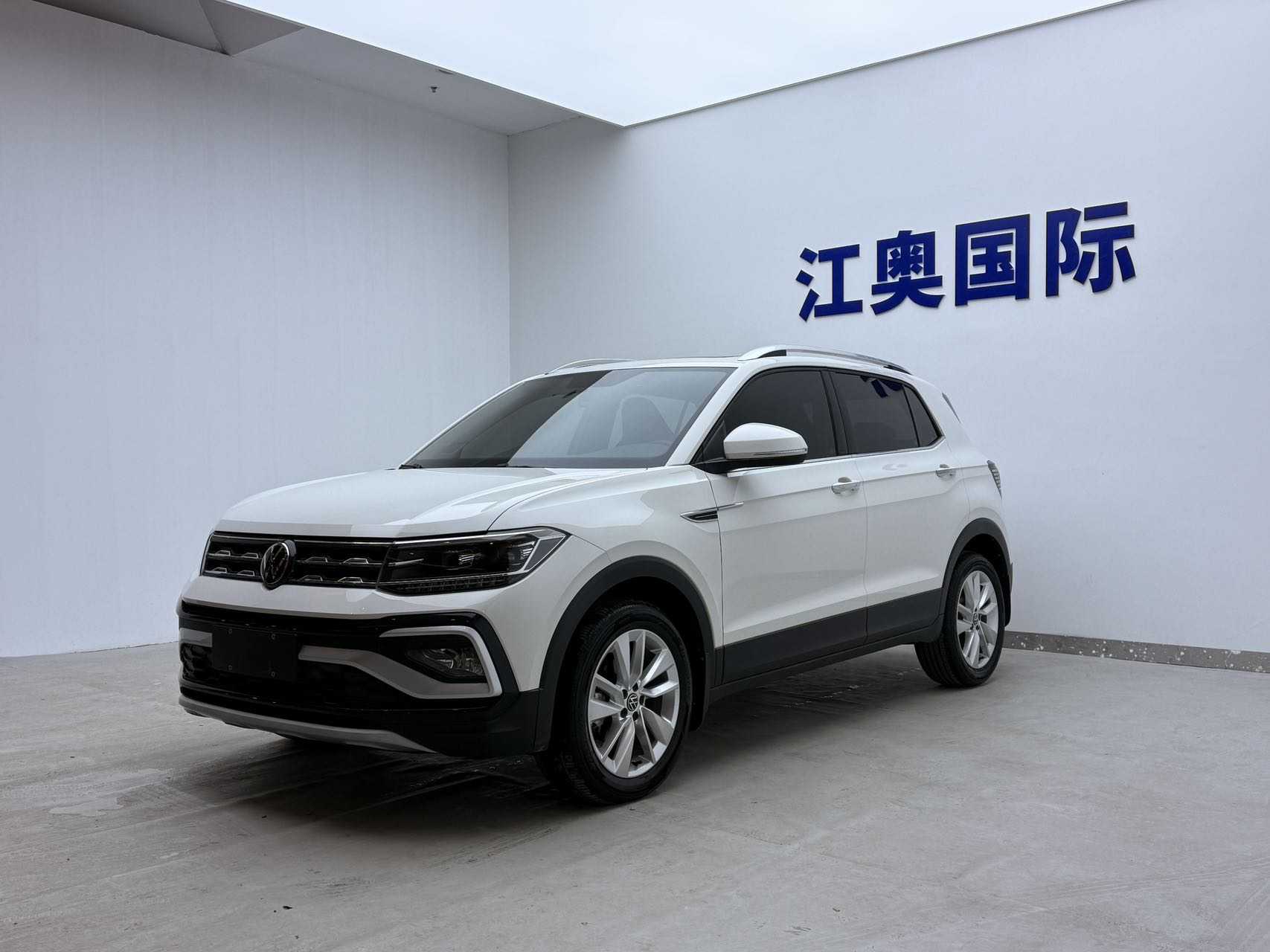 Volkswagen T-Cross 2021 car image 