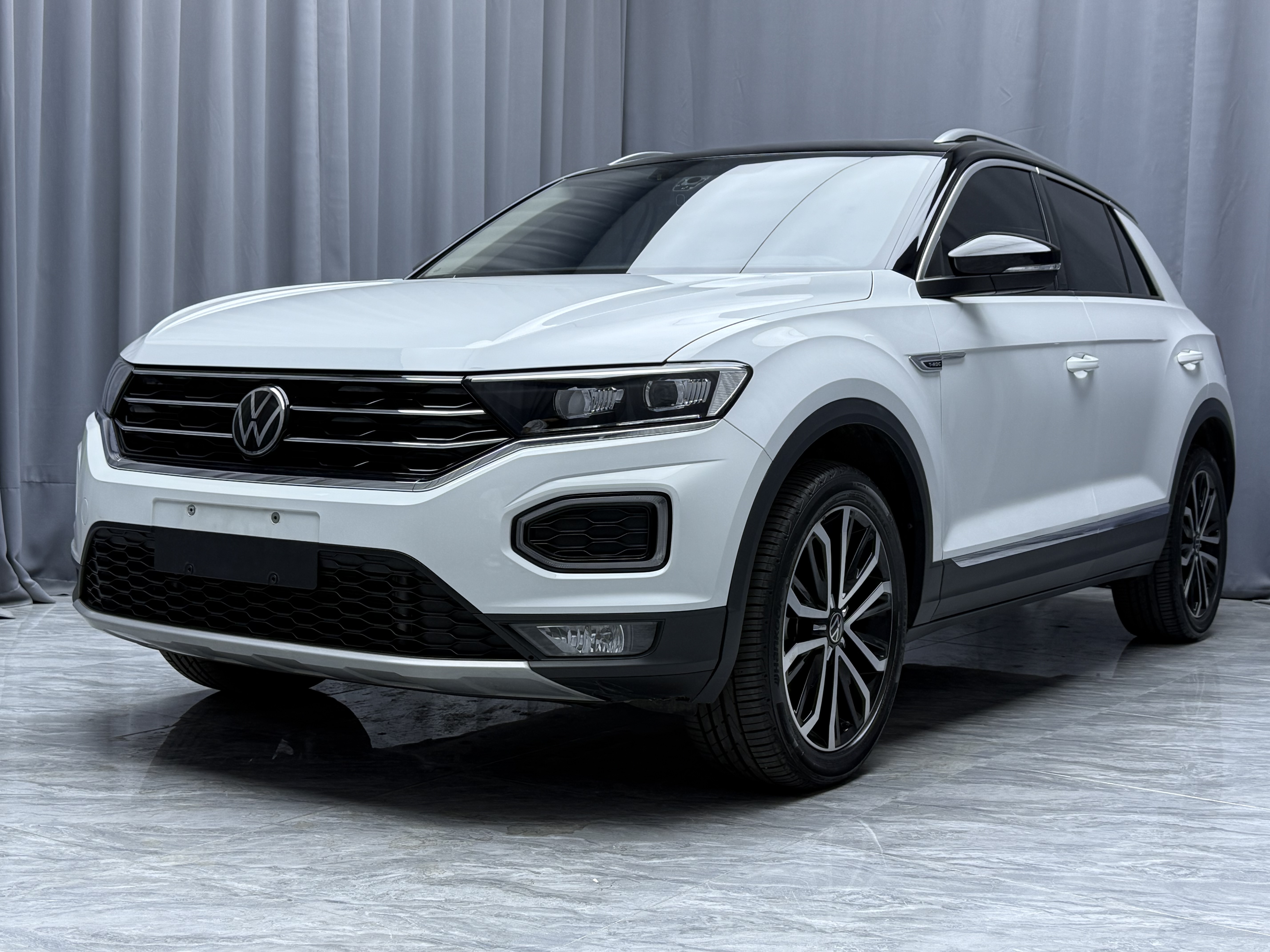 Volkswagen T-Roc 2021 Volkswagen T-Roc 2021 car image