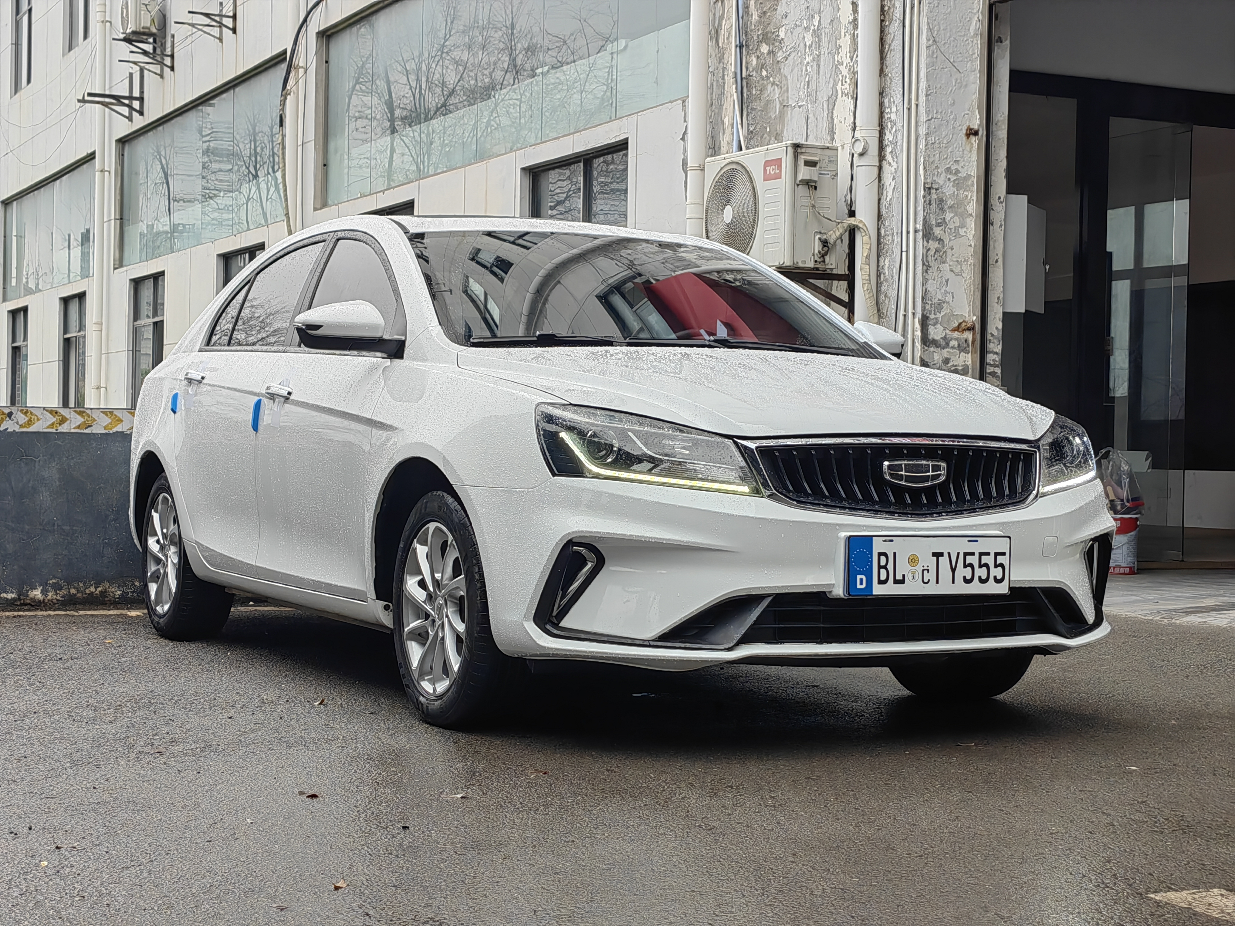 Emgrand 2021 car image 