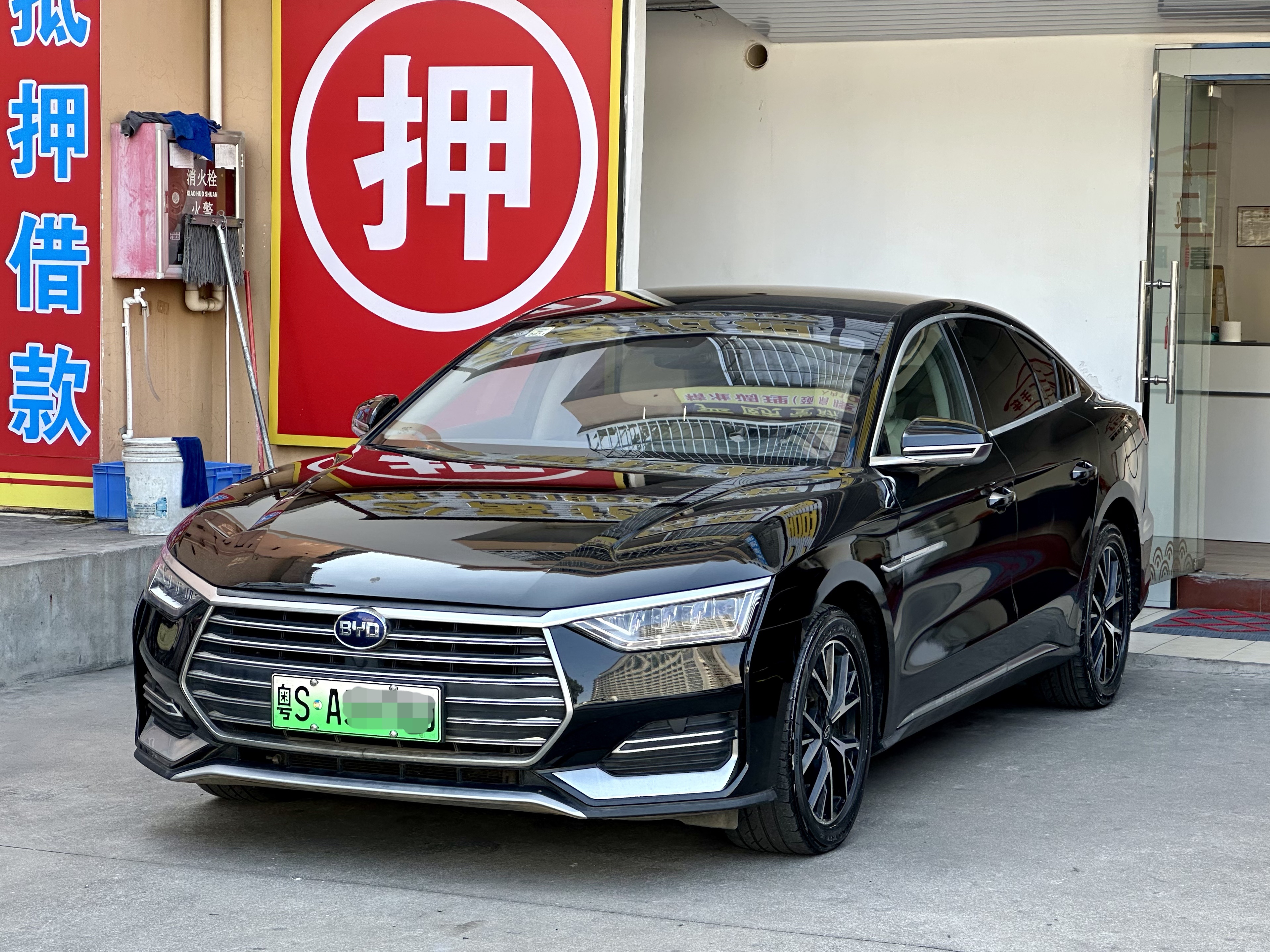 BYD e9 2021 car image 