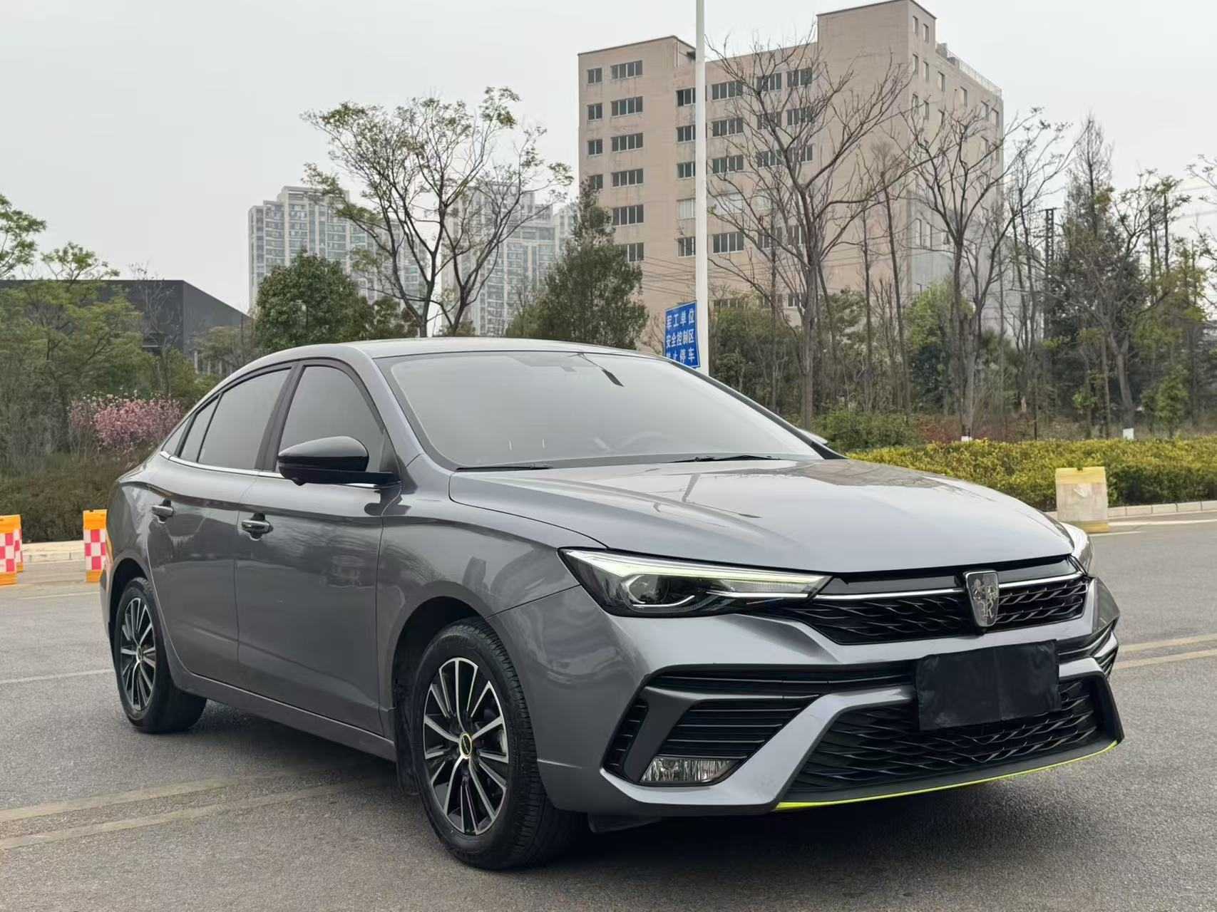 Roewe i5 2022 Roewe i5 2022 car image